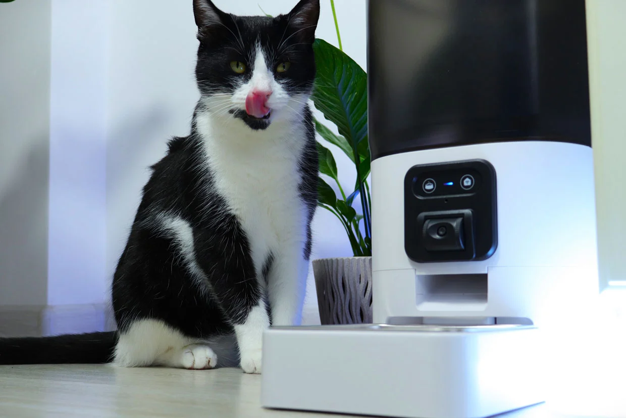 Hrănitor automat inteligent pentru câini și pisici 6L cu cameră Full HD și Wi-Fi [13]