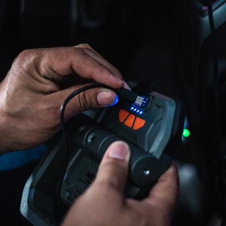 Lanternă LED NEBO OMNI 3K – 3000 Lumeni, Panouri COB Rotative, USB-C, Power Bank, IPX4 [4]