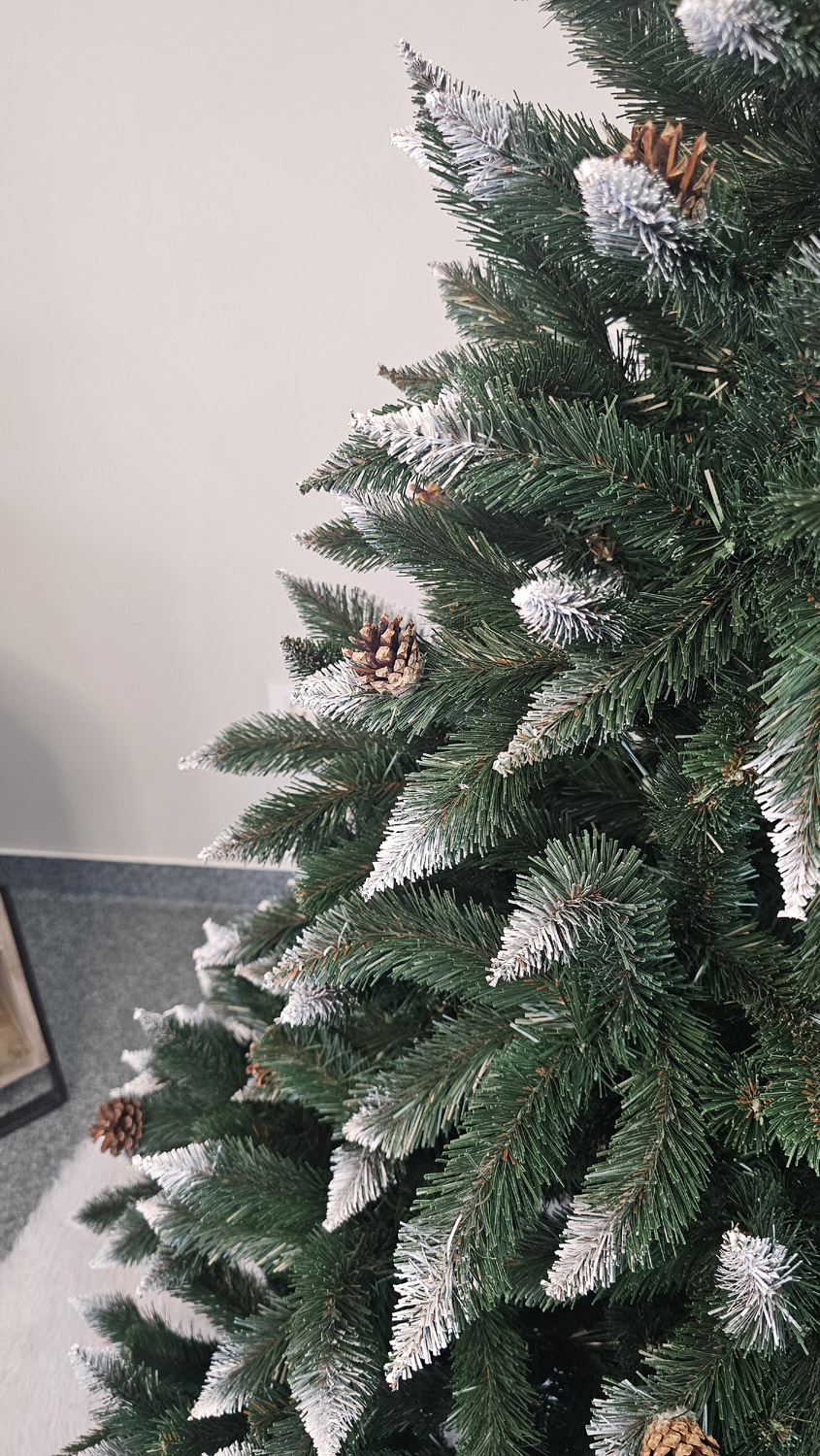 Brad artificial Christmas Deluxe by Sersimo, Danemark, 2D, 180cm [19]