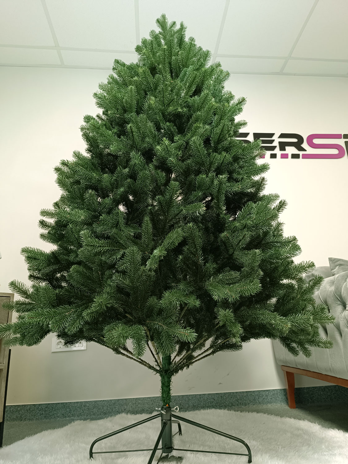 Brad artificial Christmas Deluxe by Sersimo, Kovalivska verde, 3D, 210cm [6]