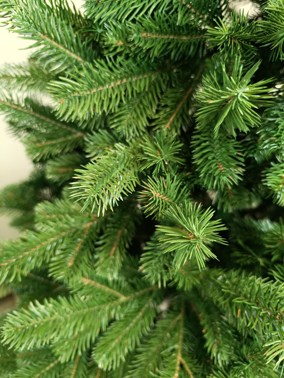 Brad artificial Christmas Deluxe by Sersimo, Kovalivska verde, 3D, 210cm [10]