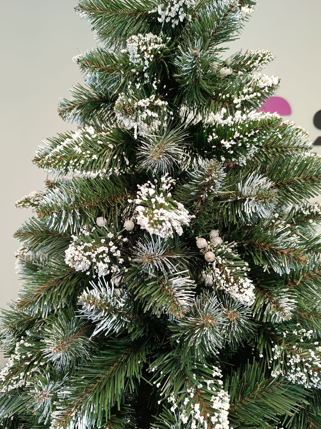 Brad artificial Christmas Deluxe by Sersimo, Crystal nins cu merisoare, 2D, 220cm [3]