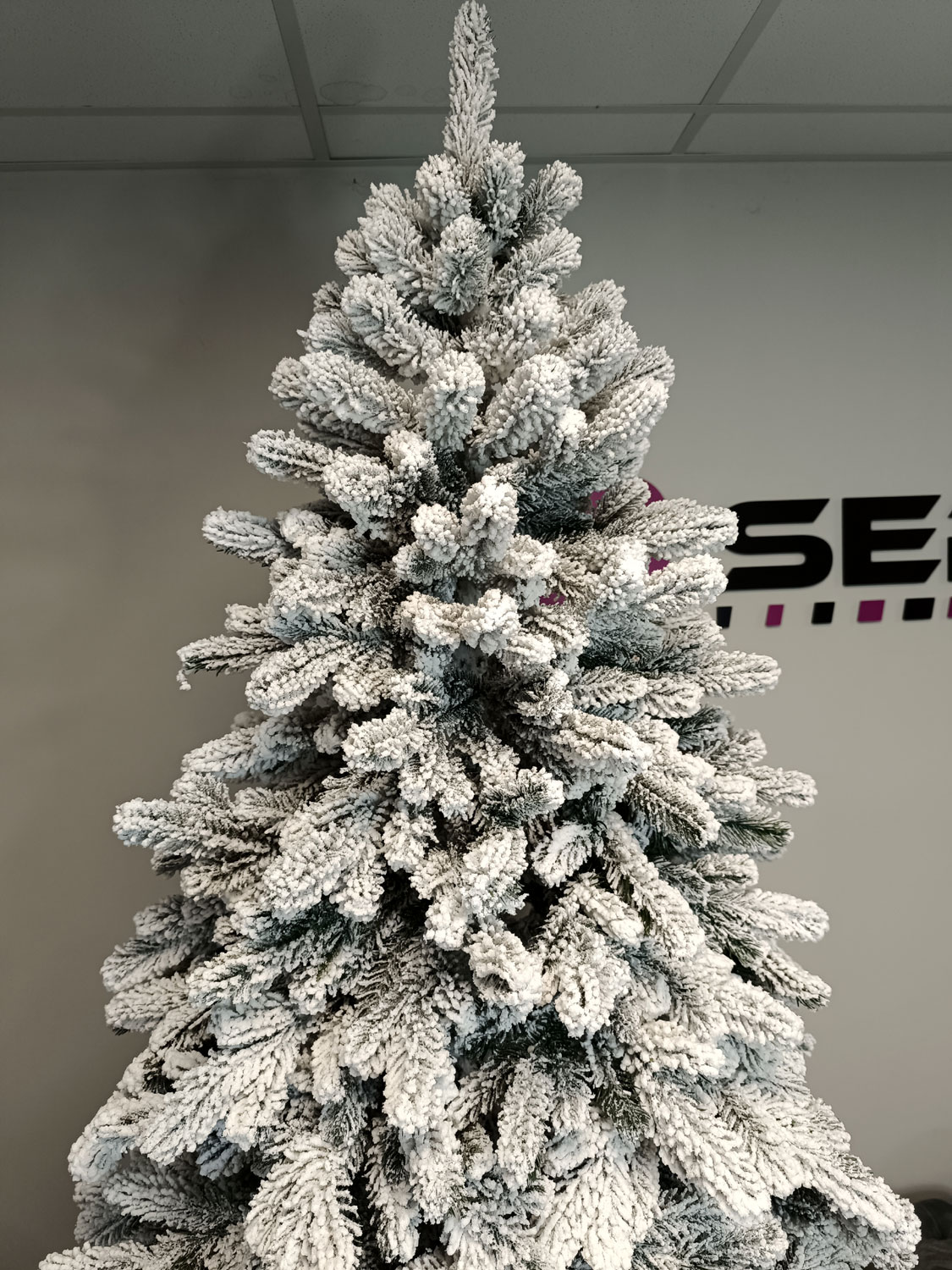 Brad artificial Christmas Deluxe by Sersimo, Kovalivska nins, 3D, 250cm [10]