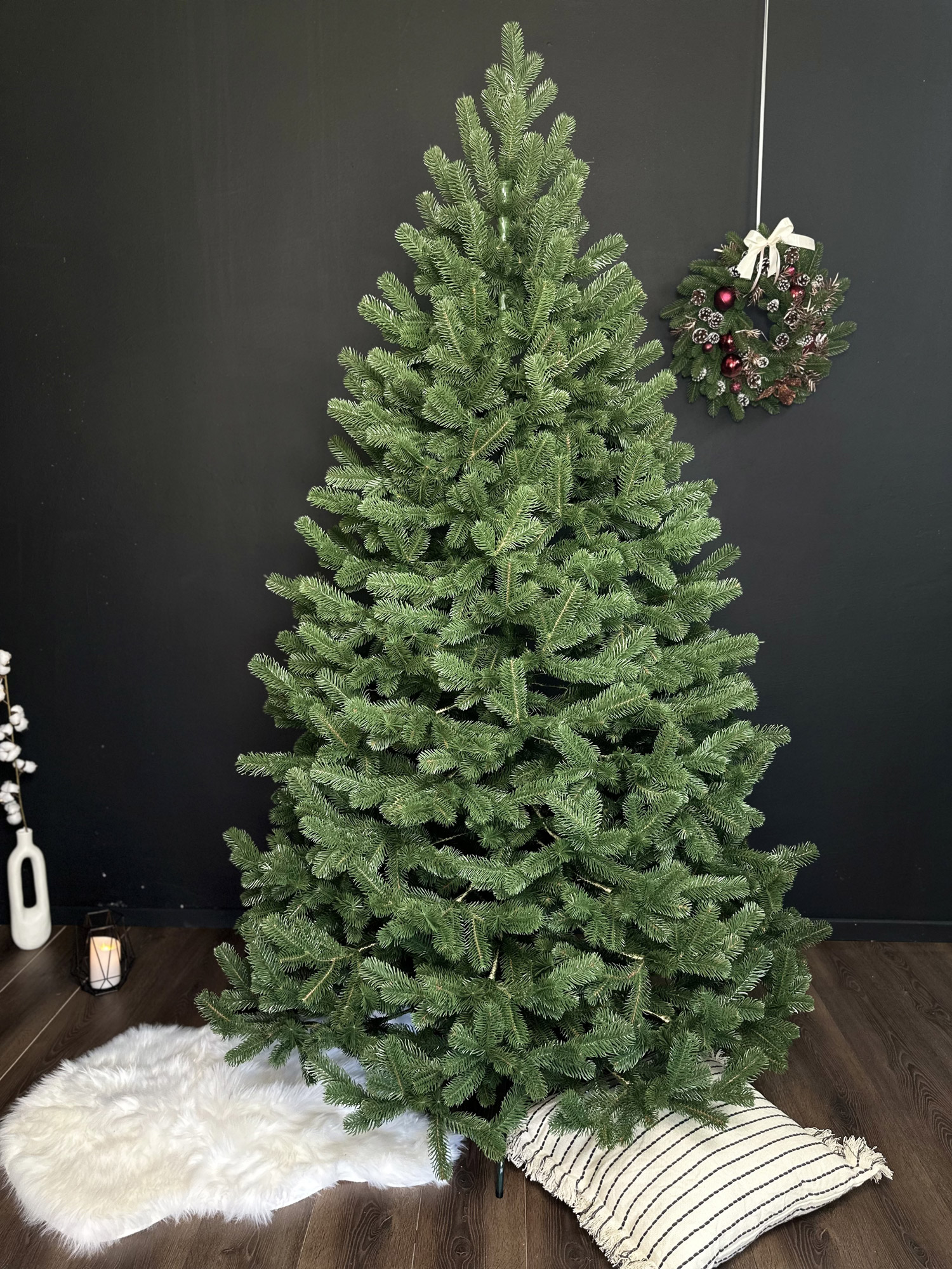 Brad artificial Christmas Deluxe by Sersimo, Kovalivska verde, 3D, 210cm [2]