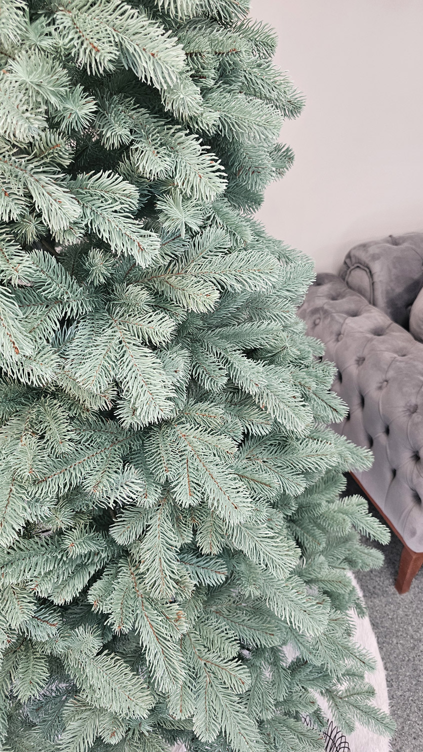 Brad artificial Christmas Deluxe by Sersimo, Kovalivska argintiu, 3D, 210cm [19]