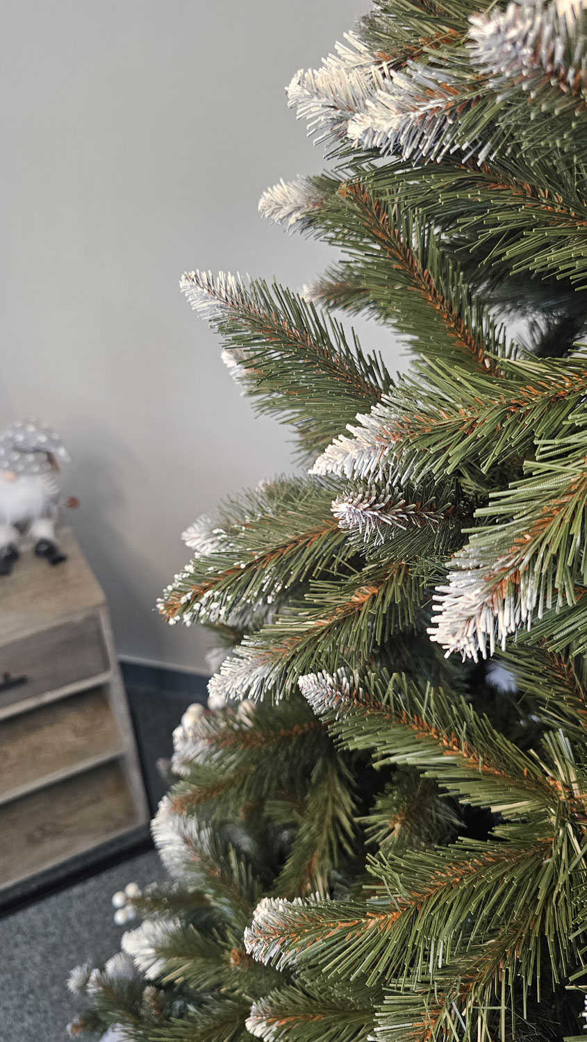 Brad artificial Christmas Deluxe by Sersimo, WhiteBerry, 2D, 220cm [3]