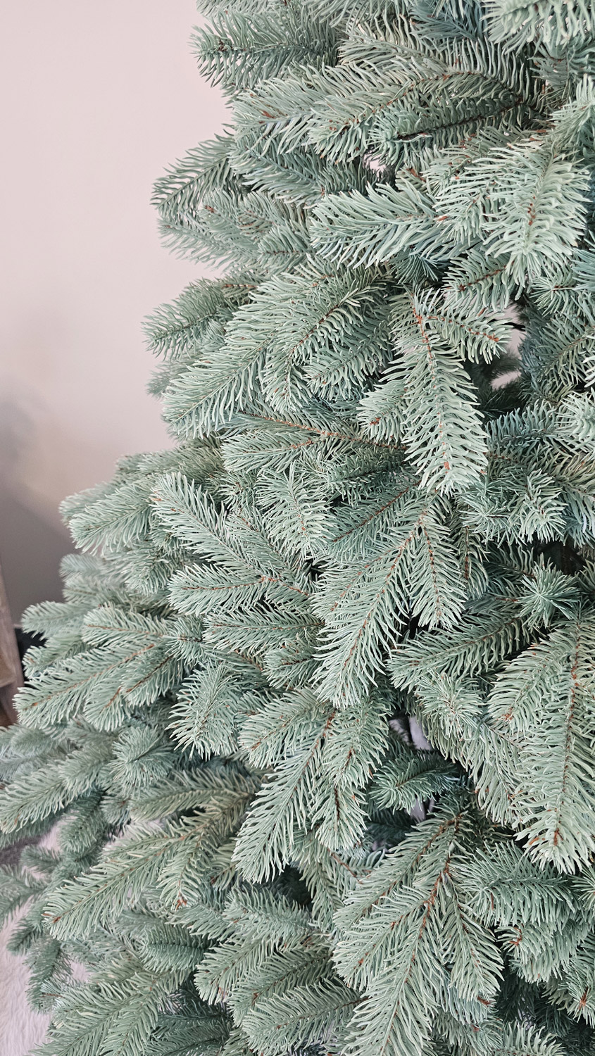 Brad artificial Christmas Deluxe by Sersimo, Kovalivska argintiu, 3D, 210cm [4]