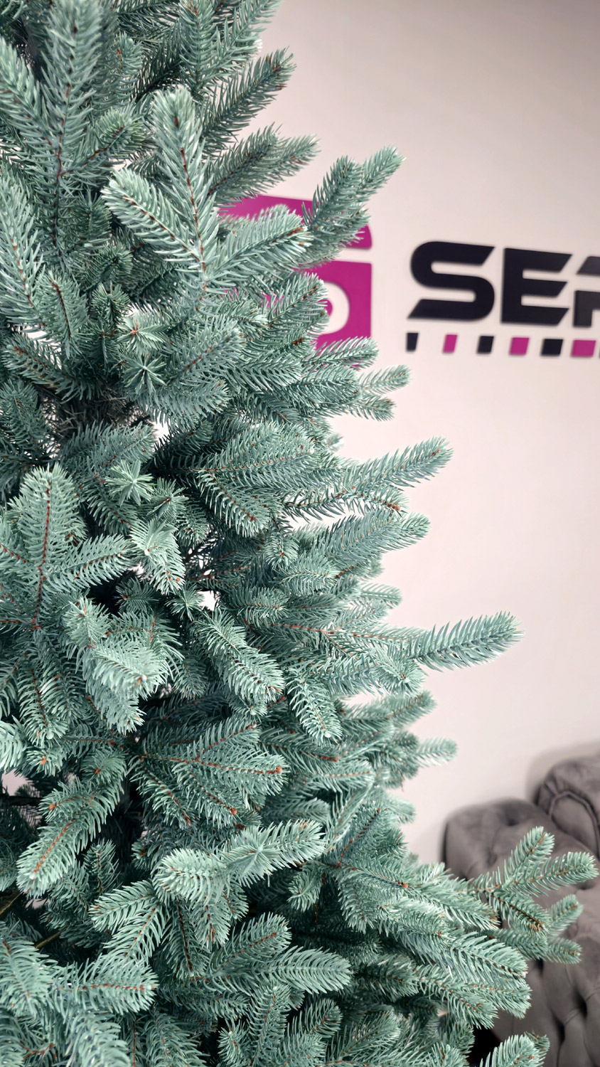 Brad artificial Christmas Deluxe by Sersimo, Viena Select argintiu, integral 3D, 230cm [2]