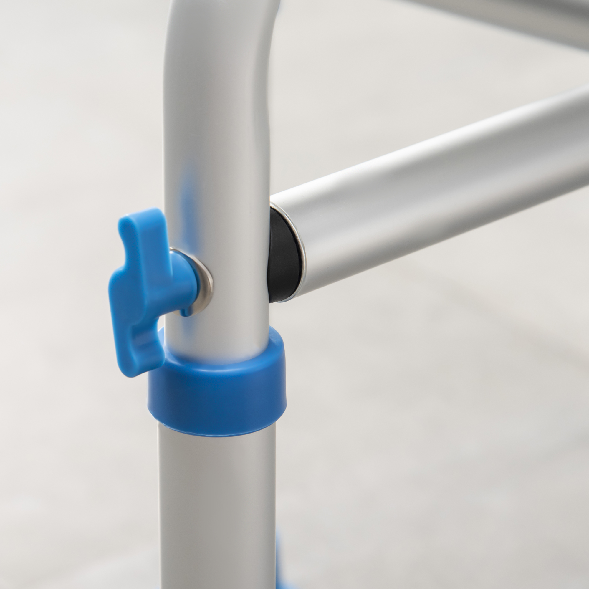  Scaun de dus pentru seniori, reglabil pe inaltime, ventuze pentru stabilitate maxima [7]