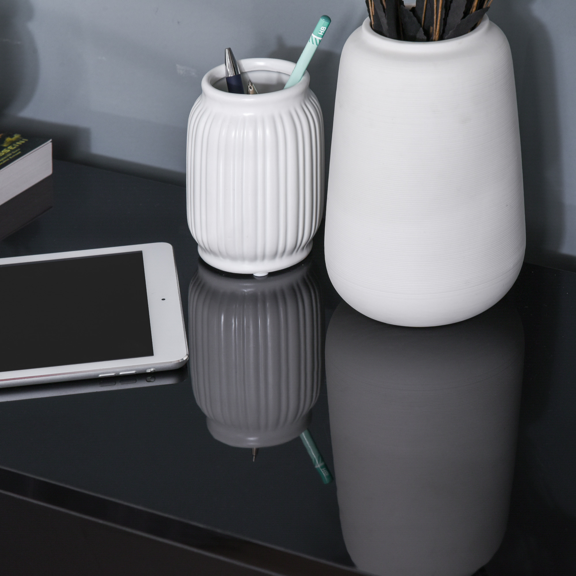 Dulap multifunctional negru  cu 2 sertare si 2 dulapuri cu apasare, 117x36x74cm [6]