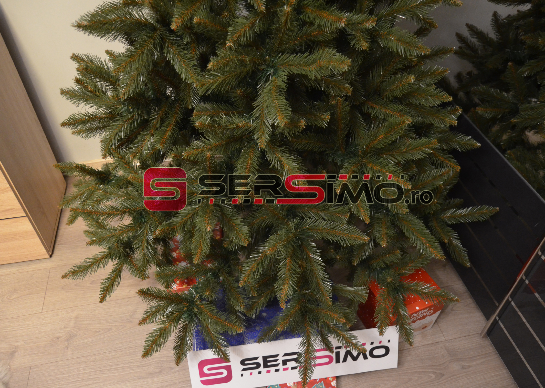 Brad artificial Christmas Deluxe by Sersimo, Royal, 220cm [16]