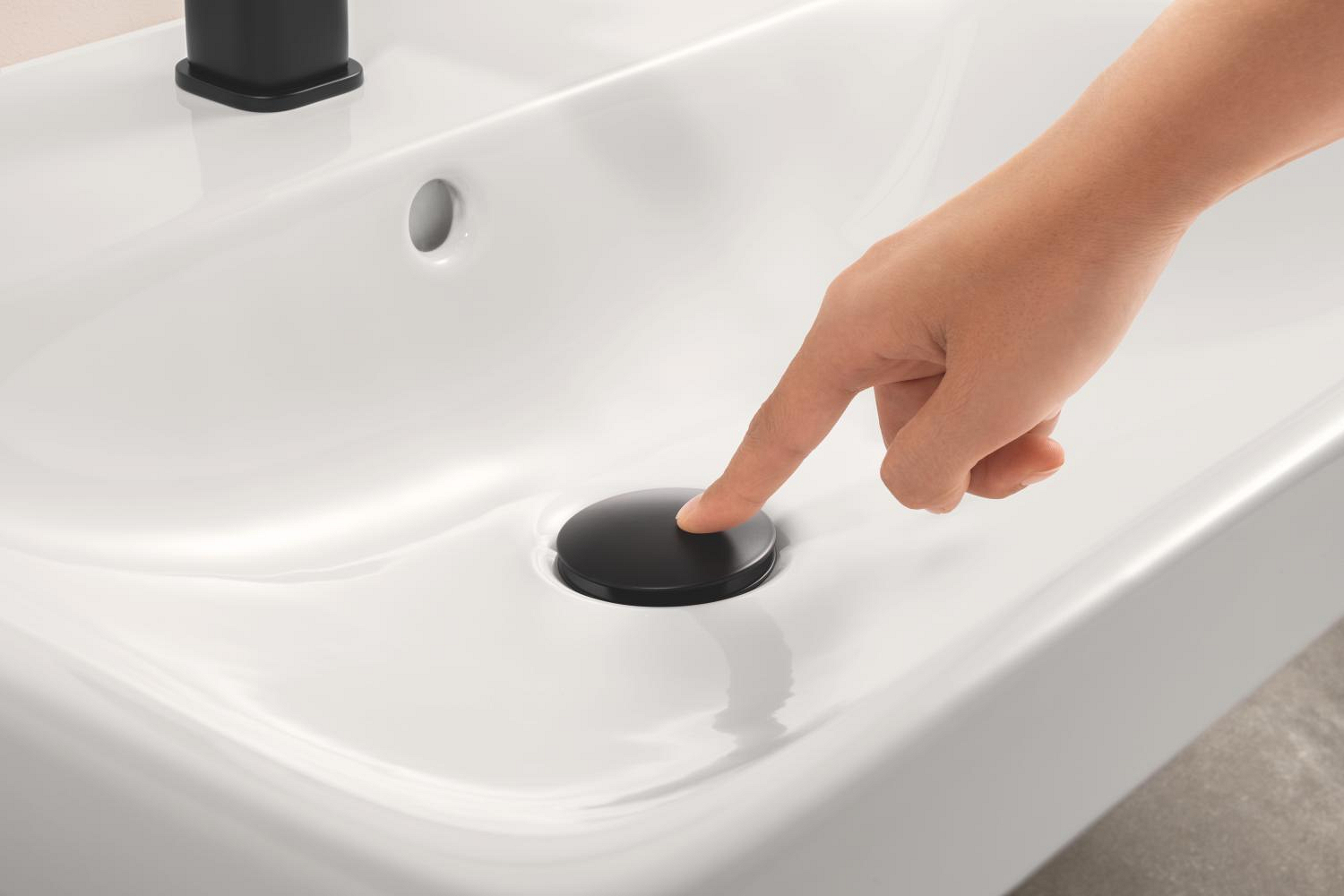 Baterie lavoar Grohe 1018362430, Dice, tip comanda monocomanda, marime m, tip instalare pe blat, pe lavoar, negru [4]