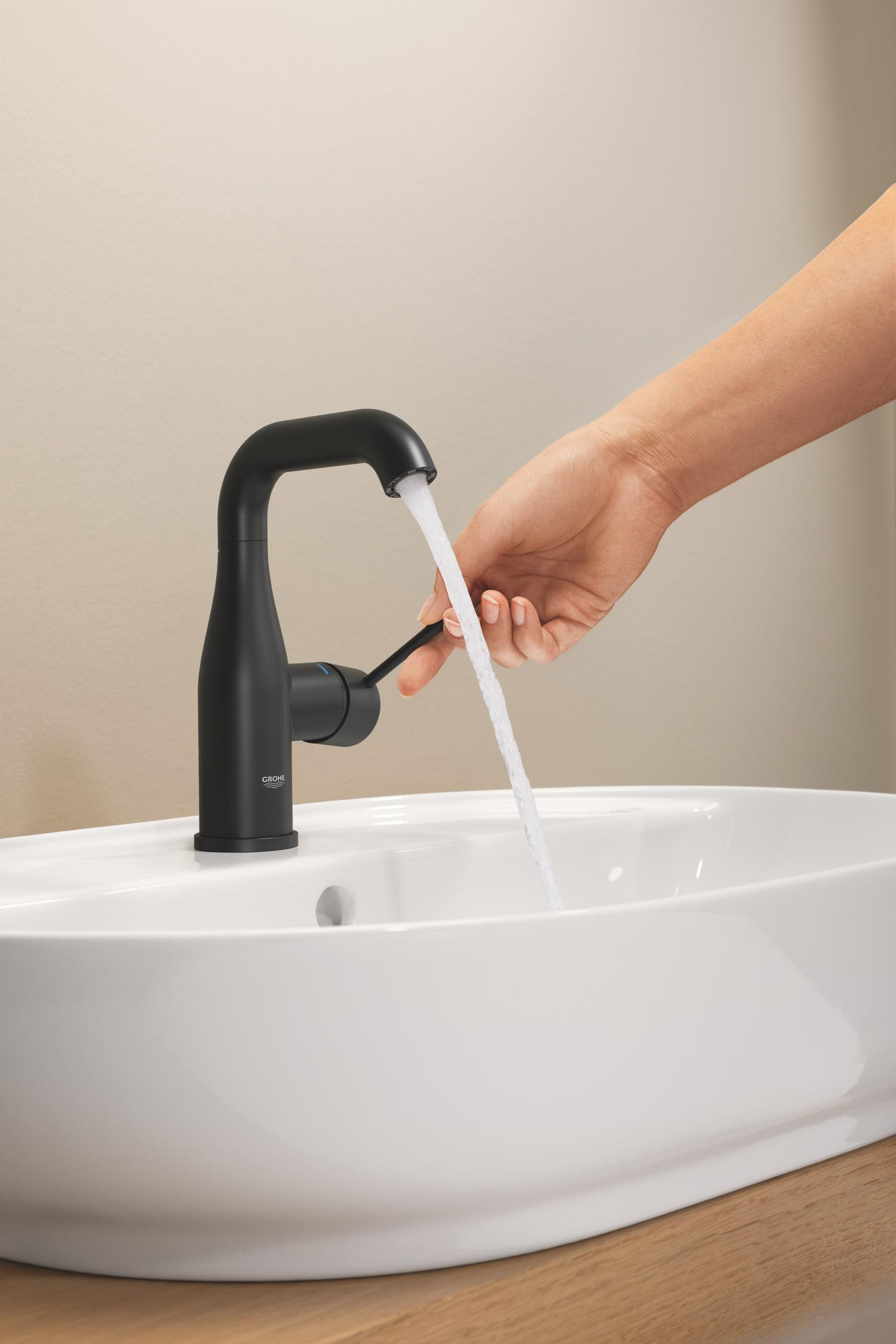 Baterie lavoar Grohe 237982431, Essence, tip comanda monocomanda, marime m, tip instalare pe blat, pe lavoar, negru [4]