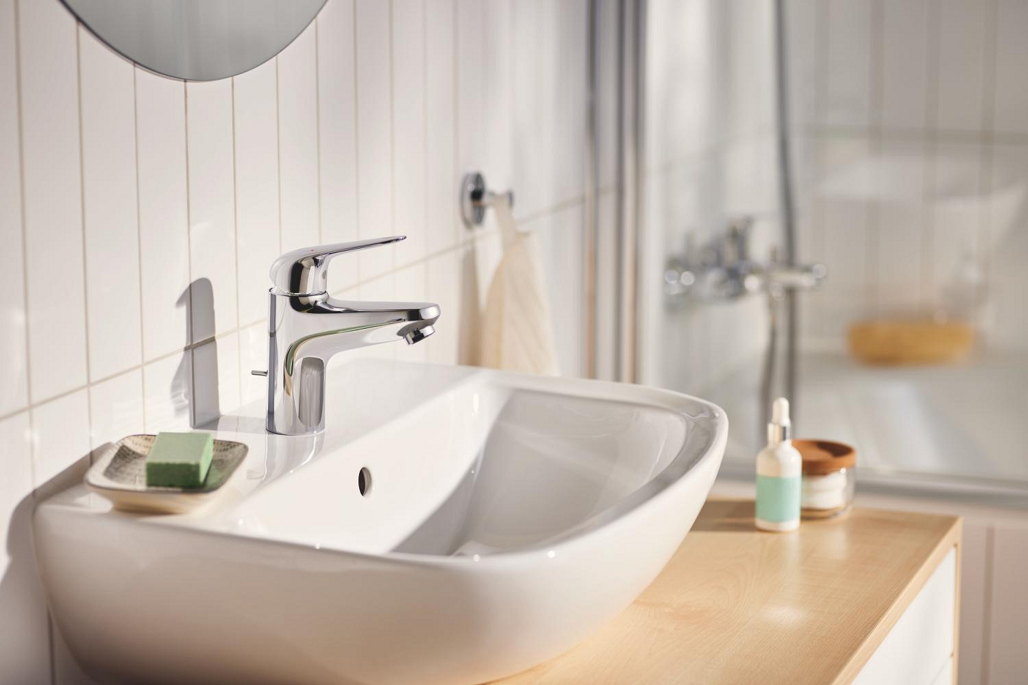 Baterie lavoar Grohe 24325001, Swift, tip comanda monocomanda, tip instalare pe lavoar, pe blat, crom [3]