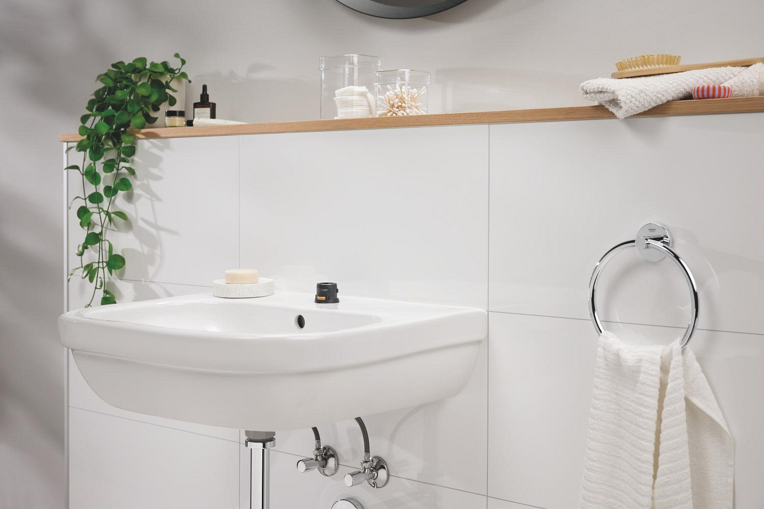 Baterie lavoar Grohe 24327001, Swift, tip comanda monocomanda, tip instalare pe lavoar, marime m, crom [23]