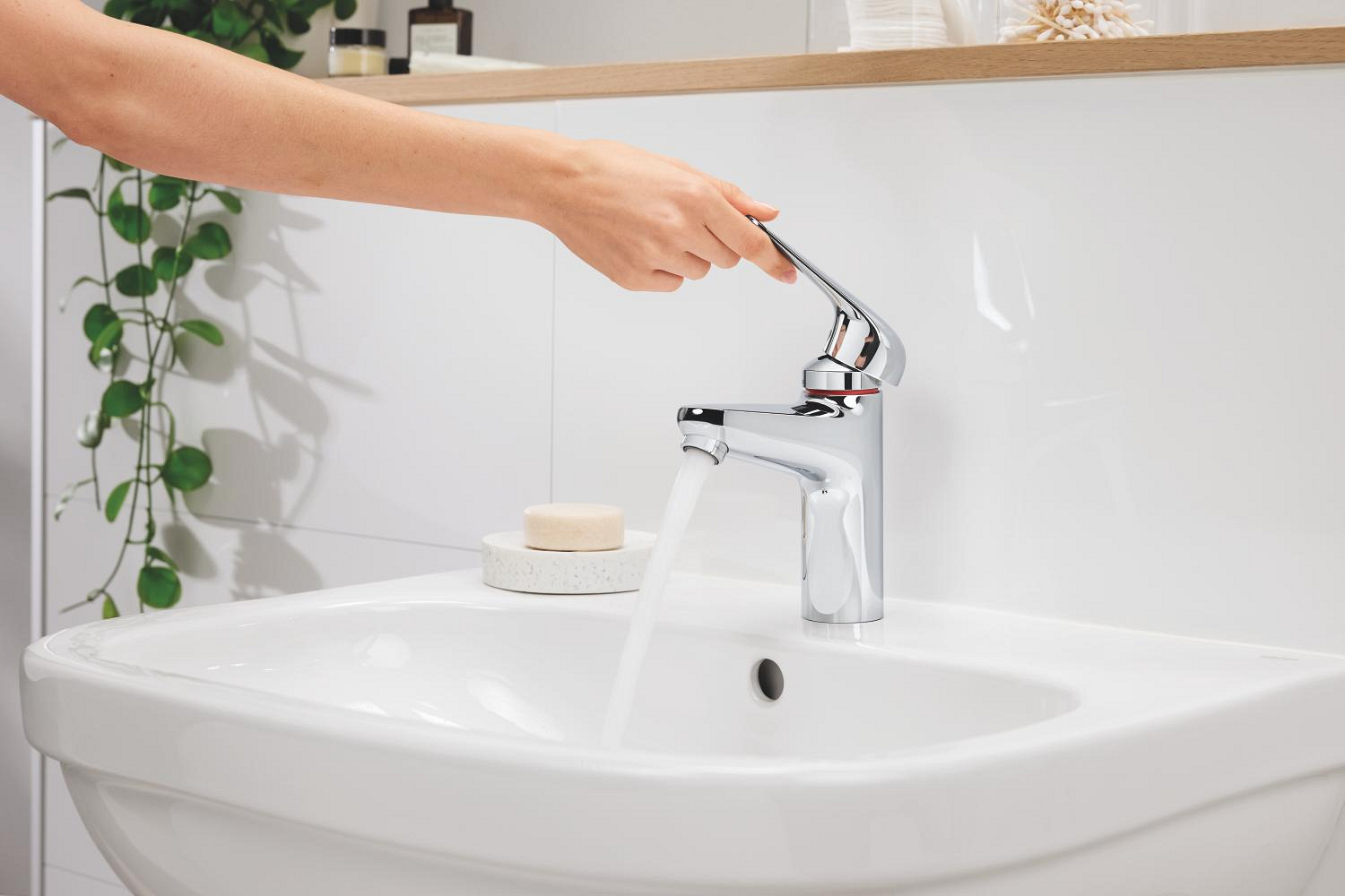 Baterie lavoar Grohe 24319001, Swift, tip comanda monocomanda, tip instalare pe lavoar, marime s, crom [17]