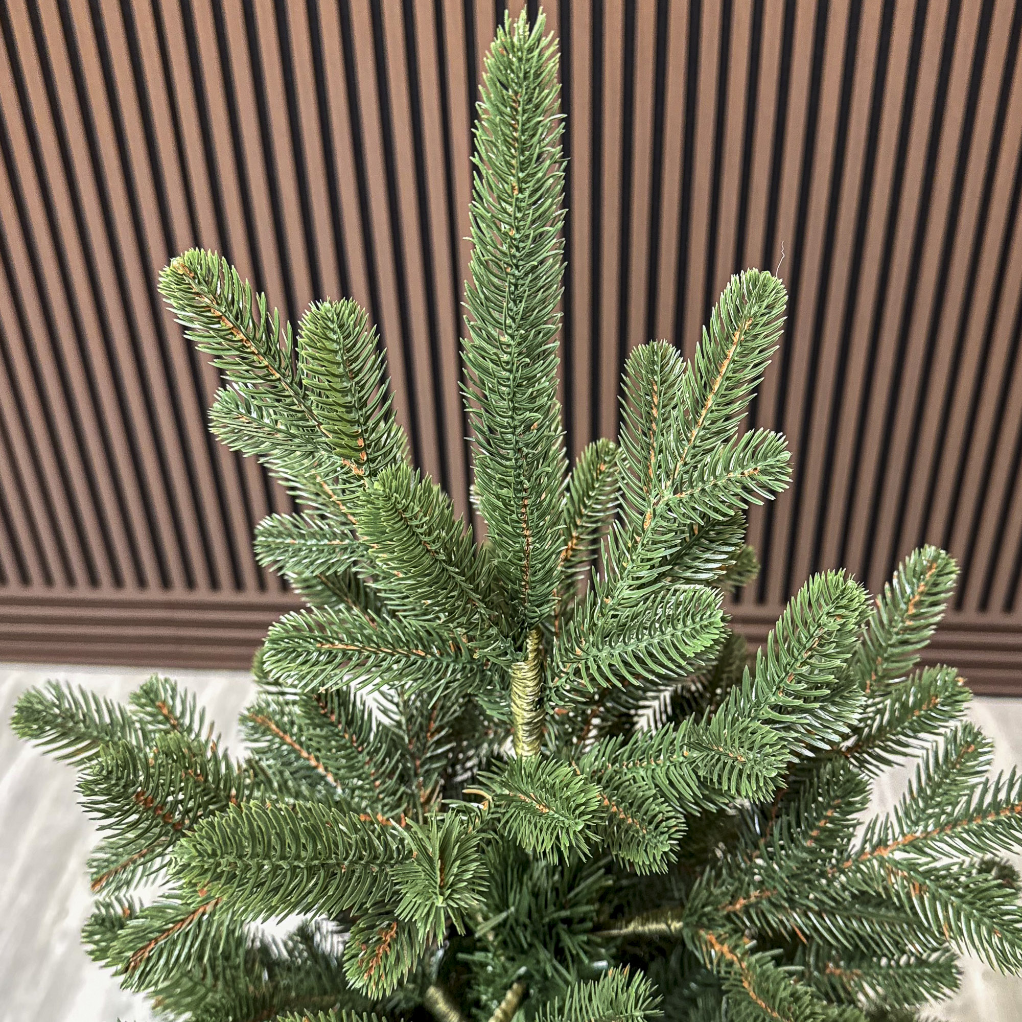 Brad artificial Christmas Deluxe by Sersimo, Viena Elite verde in ghiveci, 3D, 110 cm [3]