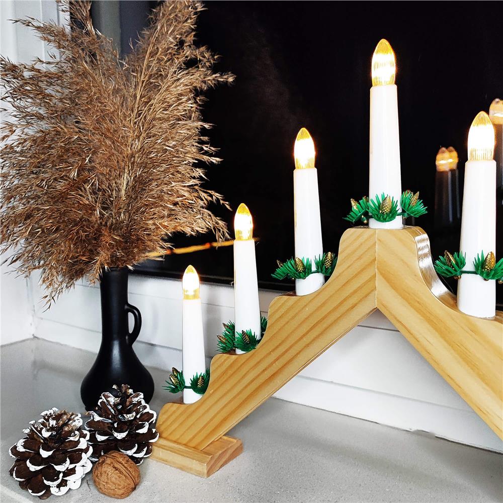 Sfesnic decorativ LED cu 7 lumanari si coronite verzi, alimentare baterii, 40x31 cm, maro si alb [15]