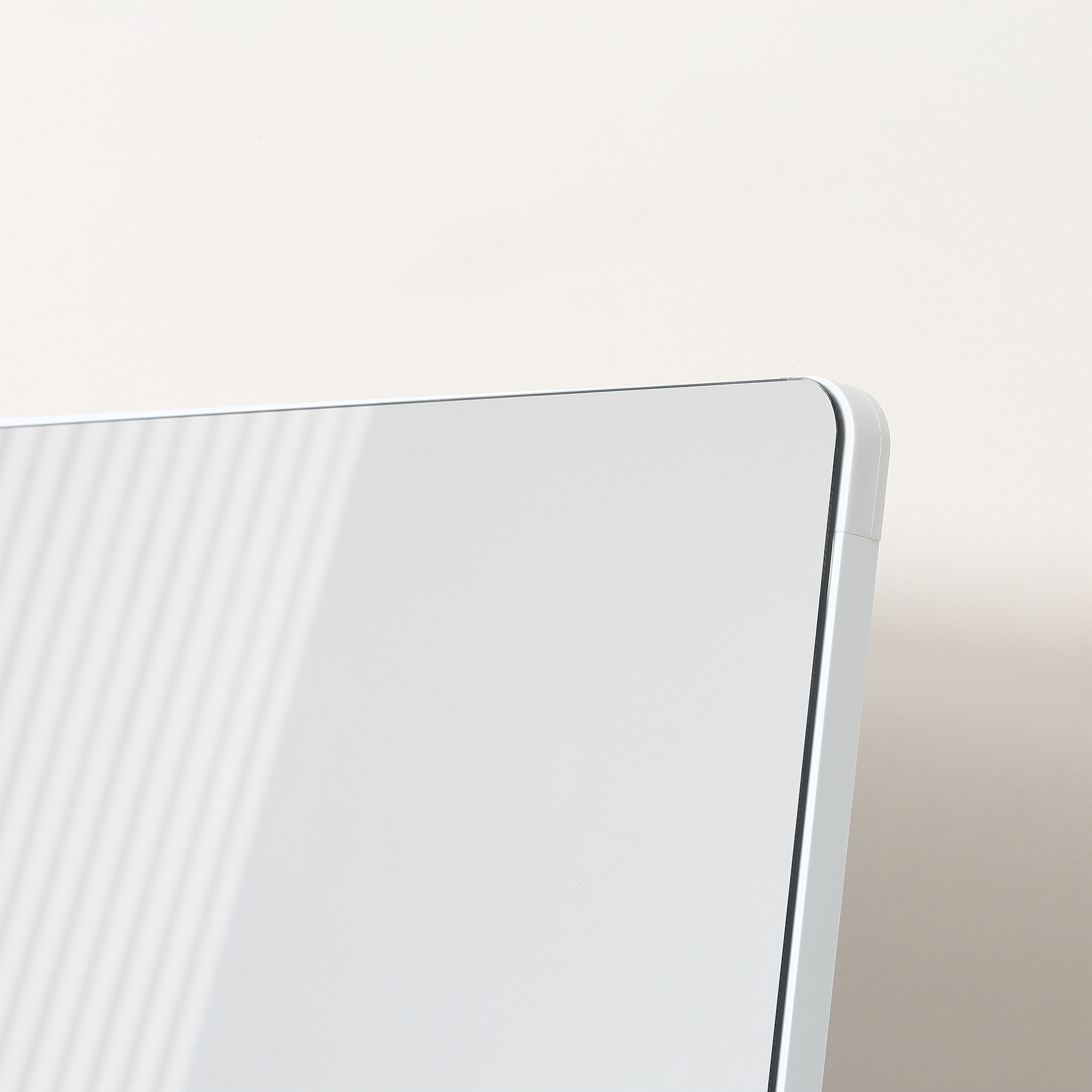  Oglinda de toaleta, suspendata sau inclinata, din aliaj de aluminiu, argintiu [7]