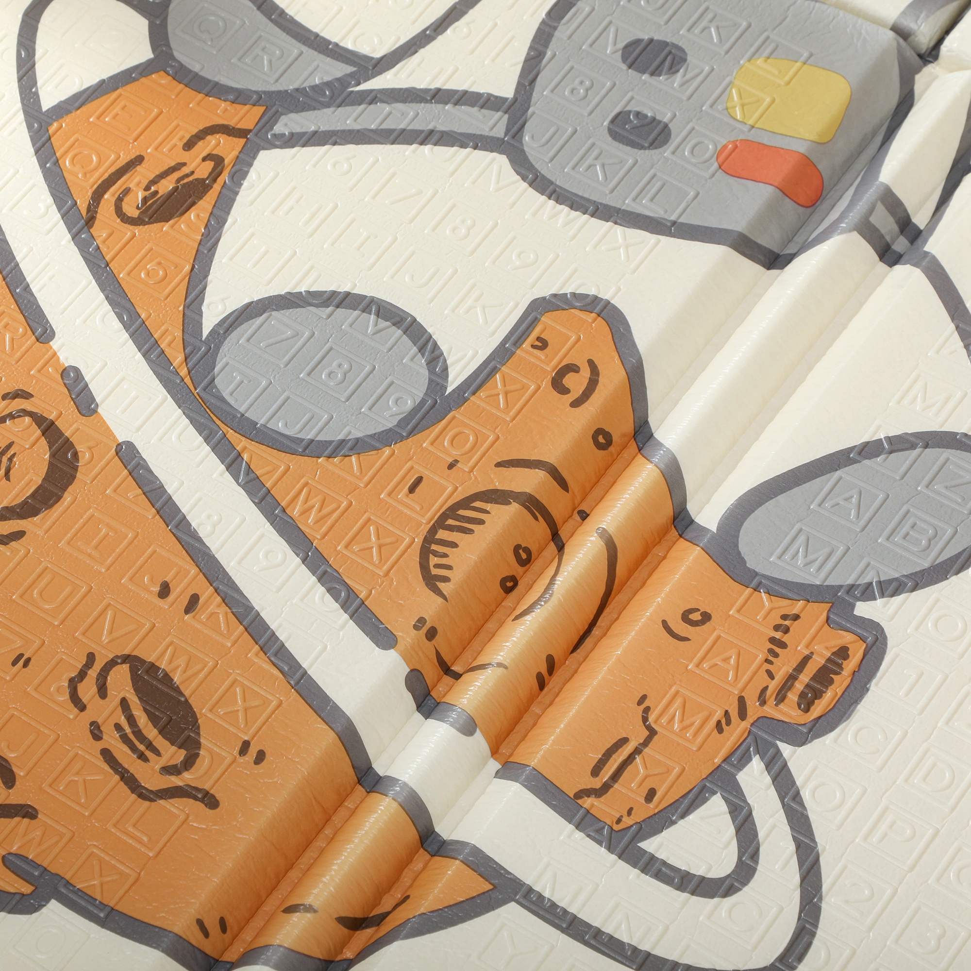  Covoras pentru bebelusi fata-verso, covoras pentru tarare, tema astronauti si planete. [8]