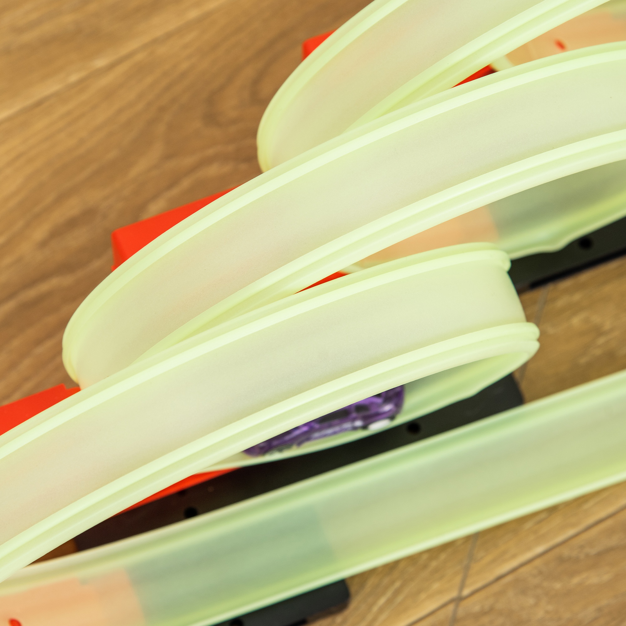  Pista pentru Masini cu Efecte Luminoase si Masina inclusa, pentru Copii de la 3-6 Ani, 86x67x21cm-Multicolora [7]