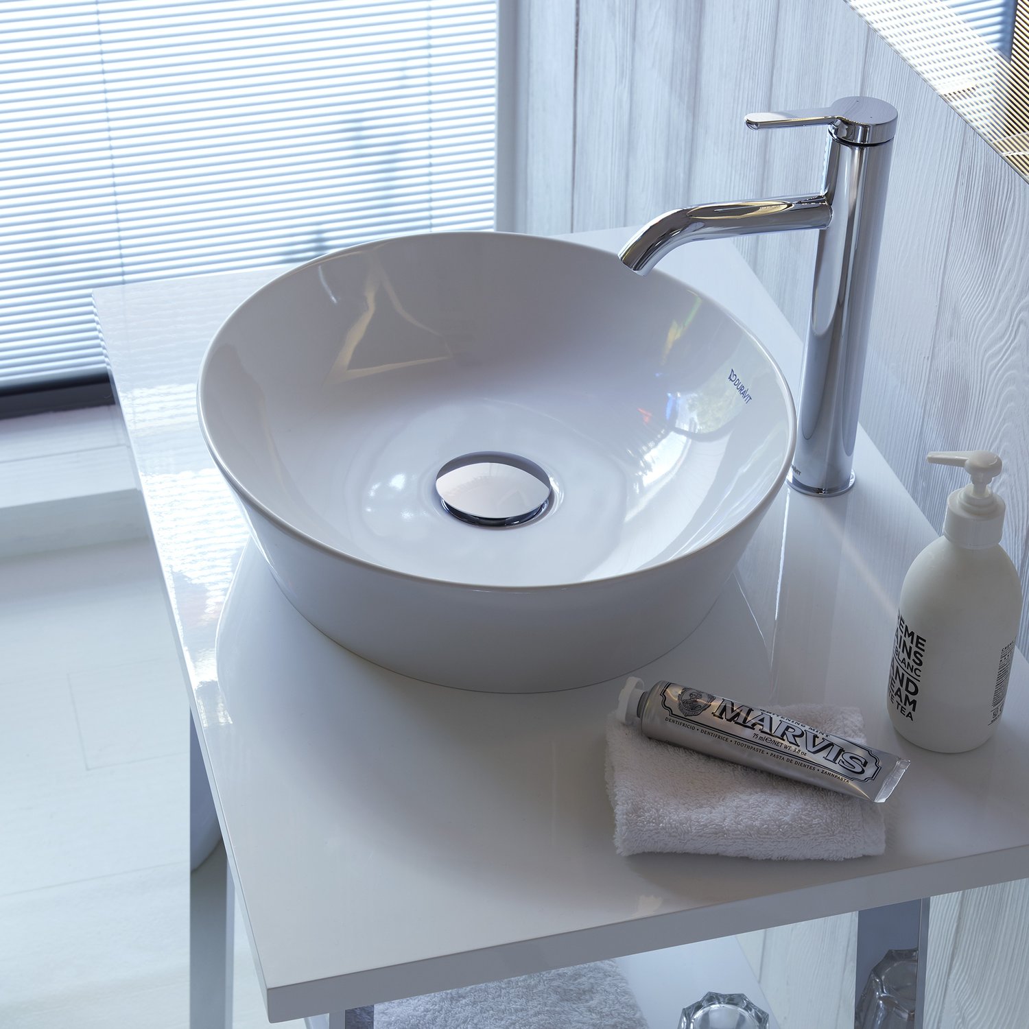 Lavoar Duravit 2328430000, Cape Cod, montaj pe blat, nr orificii baterie fara, zona montaj interior, alb [1]