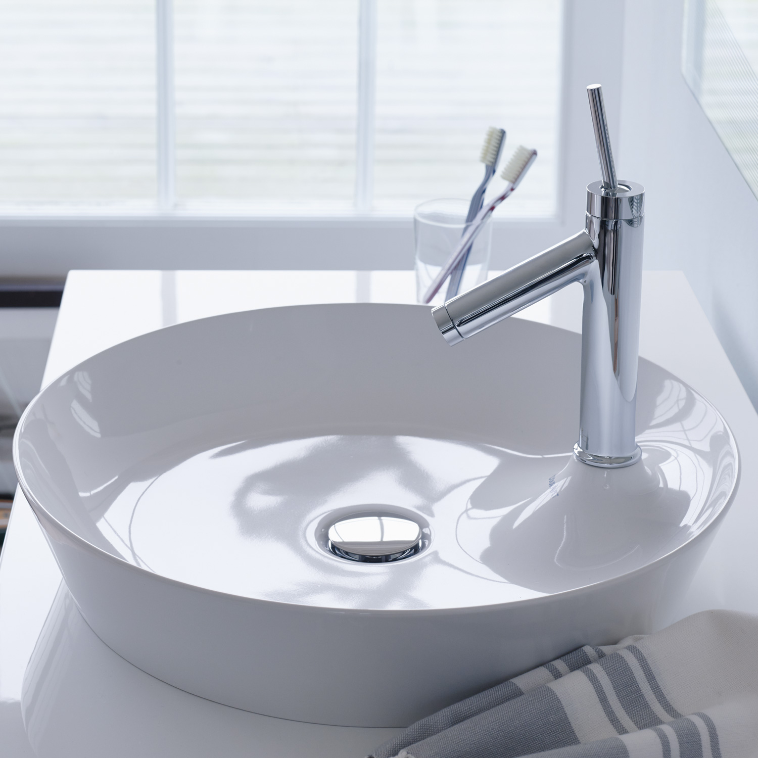 Lavoar Duravit 2328480000, Cape Cod, montaj pe blat, zona montaj interior, elemente fixare ascunse, alb [2]