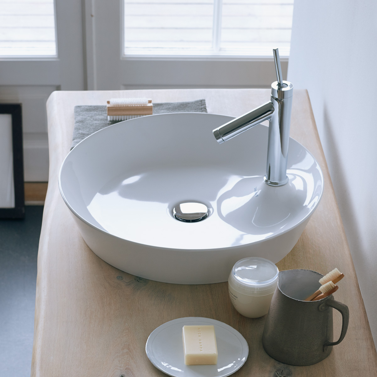 Lavoar Duravit 2328480000, Cape Cod, montaj pe blat, zona montaj interior, elemente fixare ascunse, alb [3]
