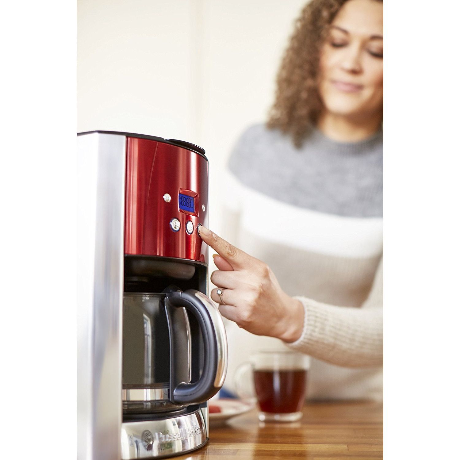 Cafetiera Russell Hobbs Luna, 1.25L, filtru permanent, plita mentinere cald, design elegant, rosu [2]