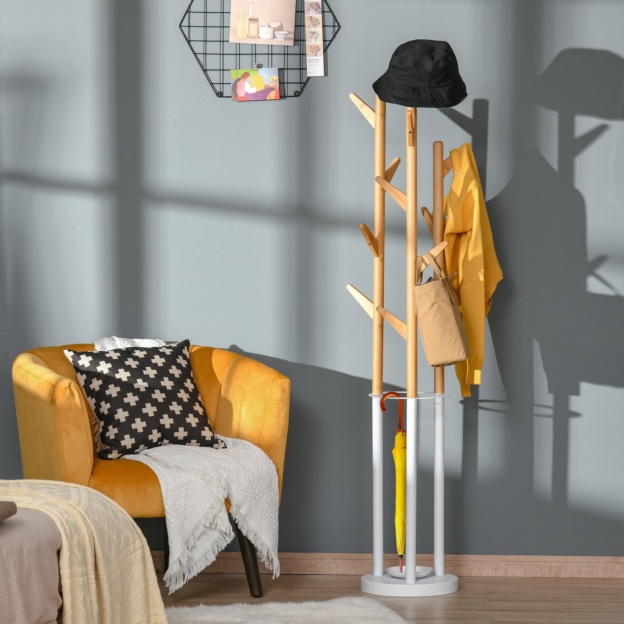  Cuier de podea pentru haine cu suport de umbrele si 13 carlige din metal de culoare alb si bambus [1]