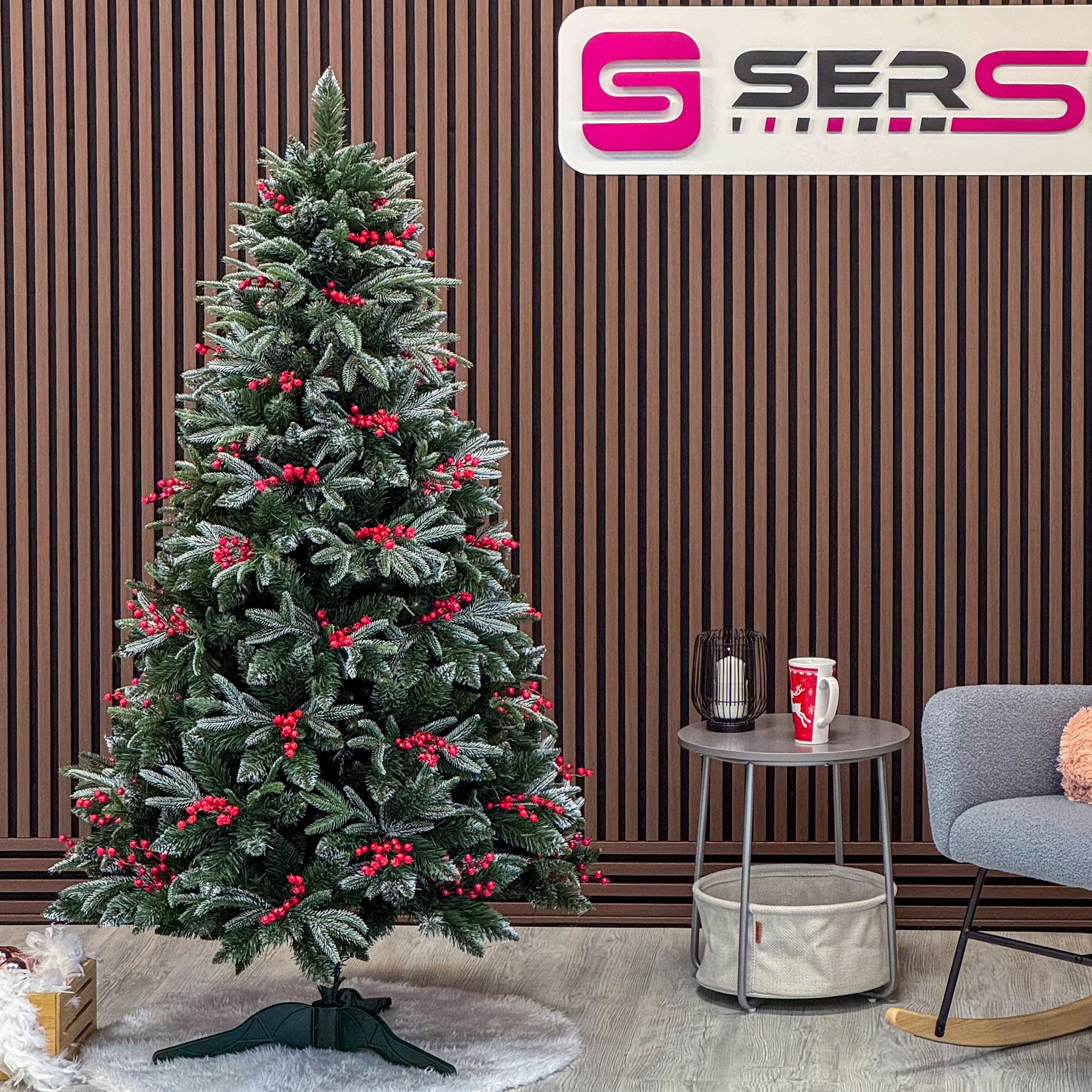 Decoratiuni si articole casa - Brad artificial Sersimo, Miahelene Elite, verde nins cu merisoare, mix 2D+3D, 180 cm