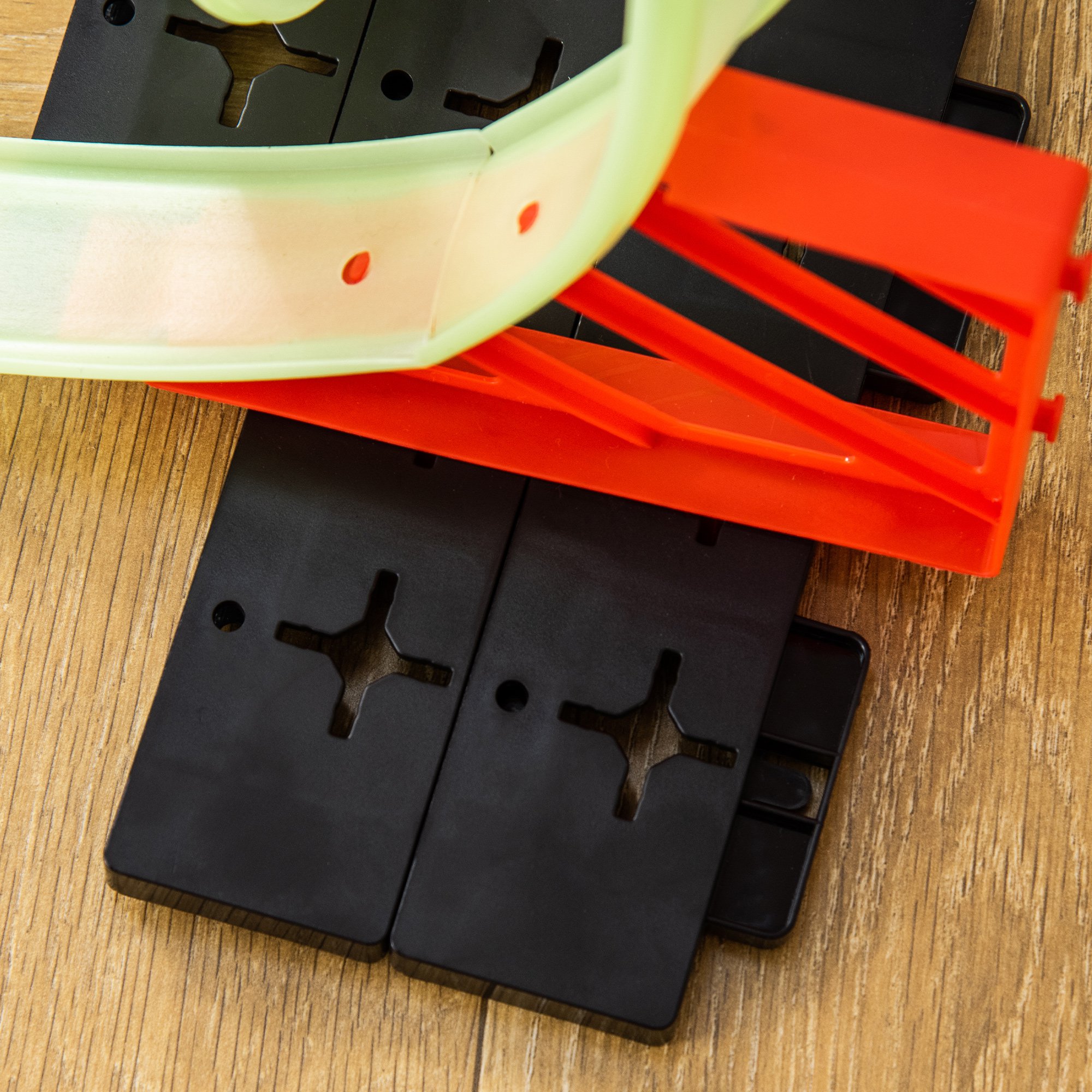  Pista pentru Masini cu Efecte Luminoase si Masina inclusa, pentru Copii de la 3-6 Ani, 86x67x21cm-Multicolora [8]