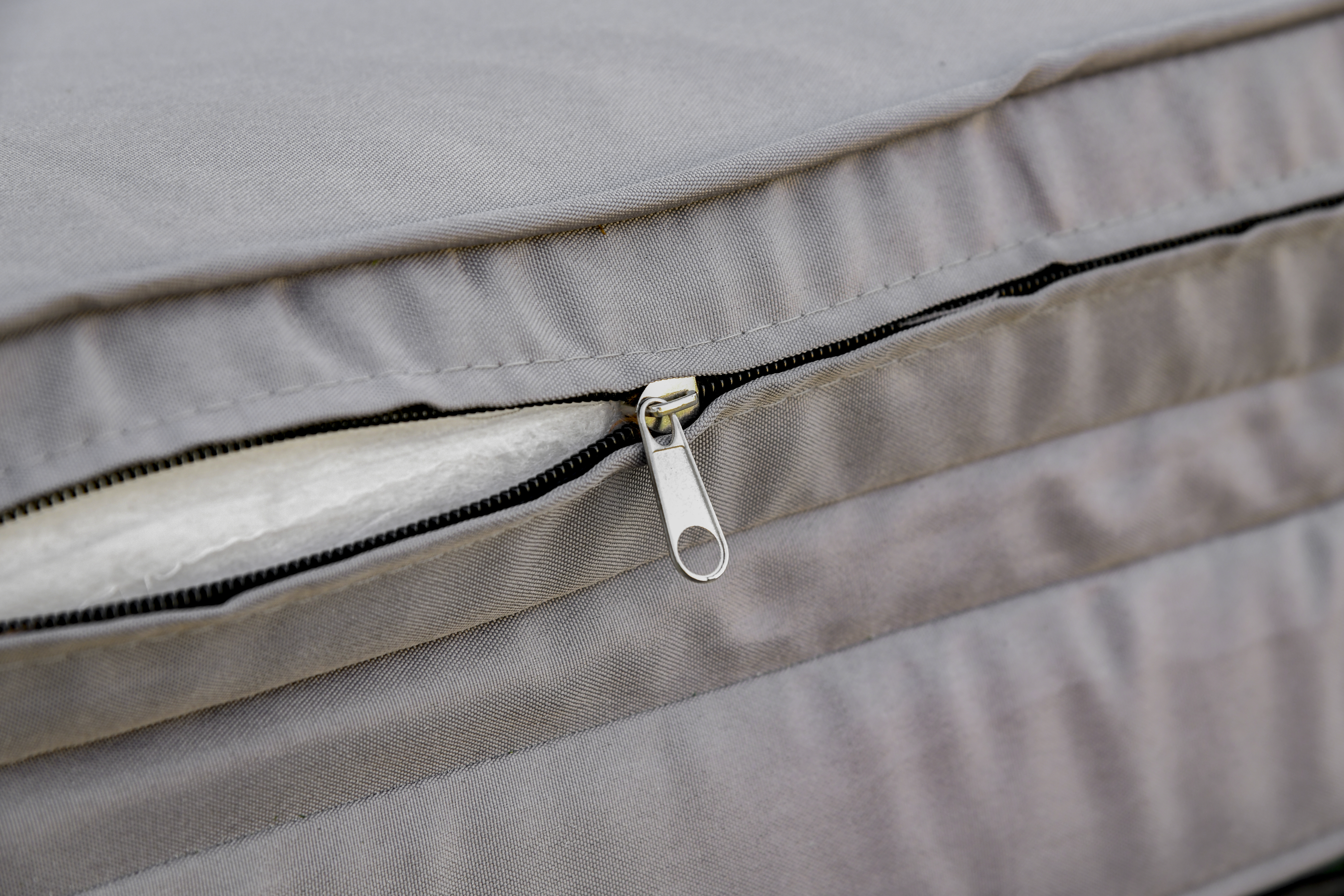  Sezlong de Gradina din Ratan PE, Sezlong pentru Plaja cu Spatar Reglabil si perna Capitonata, 207x70x70cm, Gri [8]