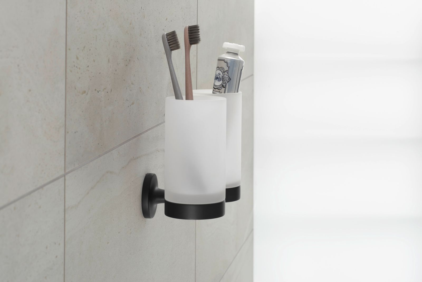Pahar baie Duravit 0099484600, Starck T, tip instalare pe perete, calitate superioara pentru baia ta, negru [4]