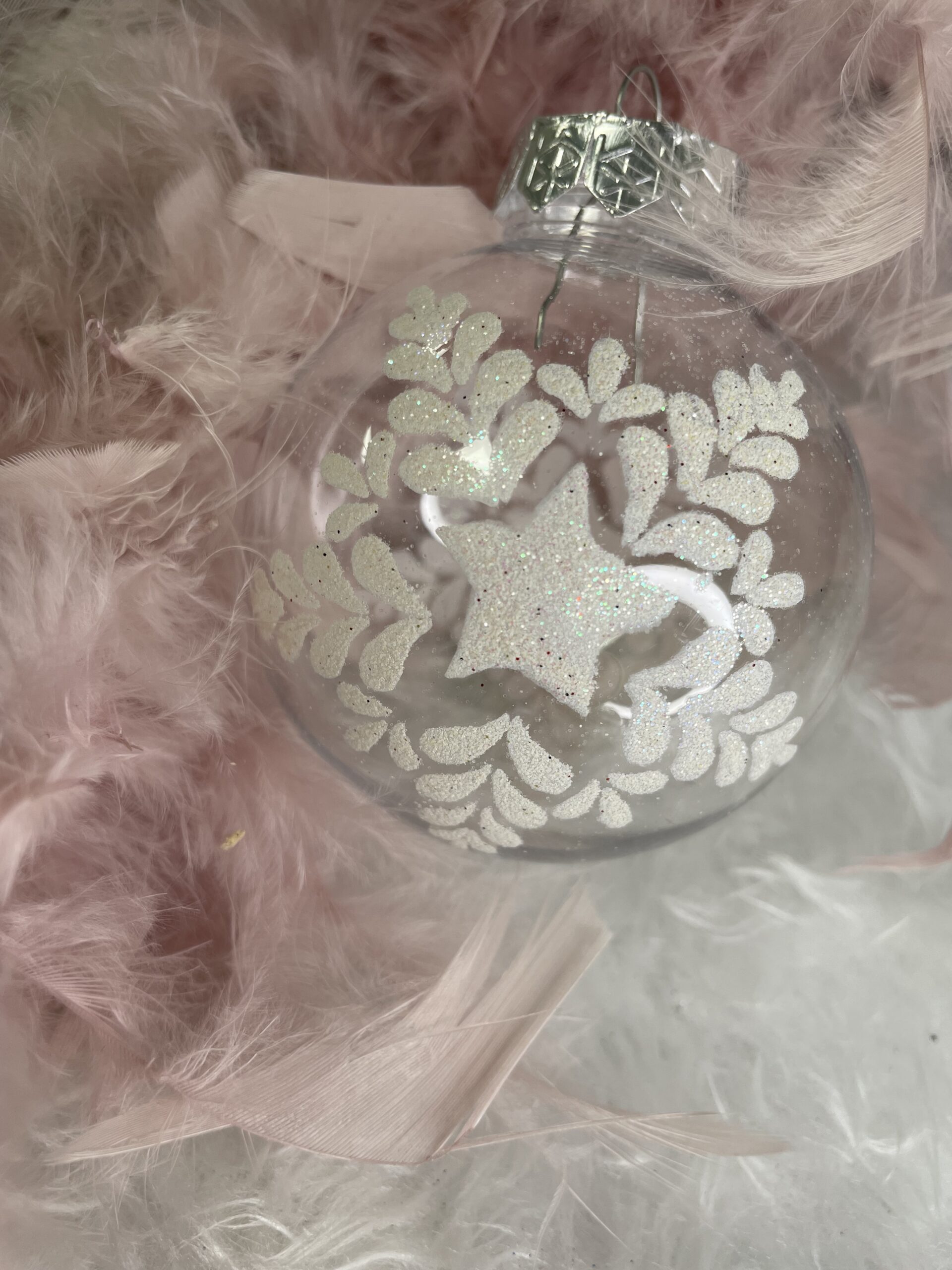 Set globuri de Craciun Inedit, 30 bucati, 7cm, transparente si alb [18]