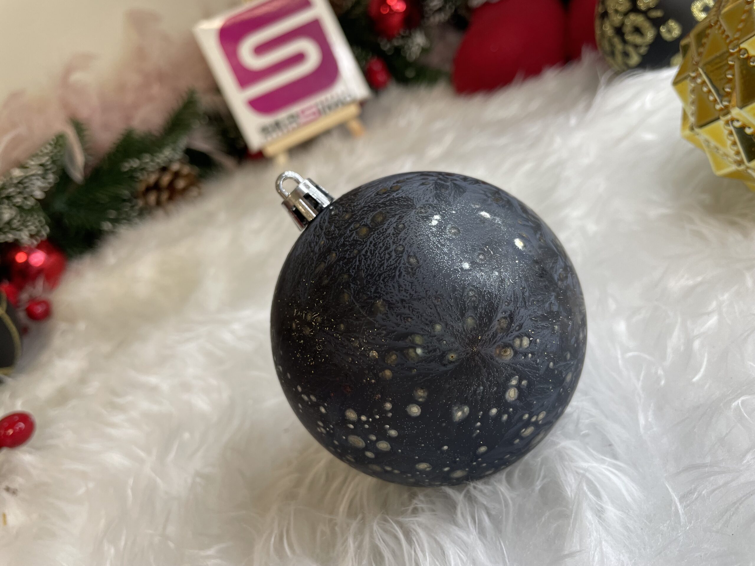 Set globuri de Craciun, 16 bucati, 8cm, 6 modele, negru auriu [17]