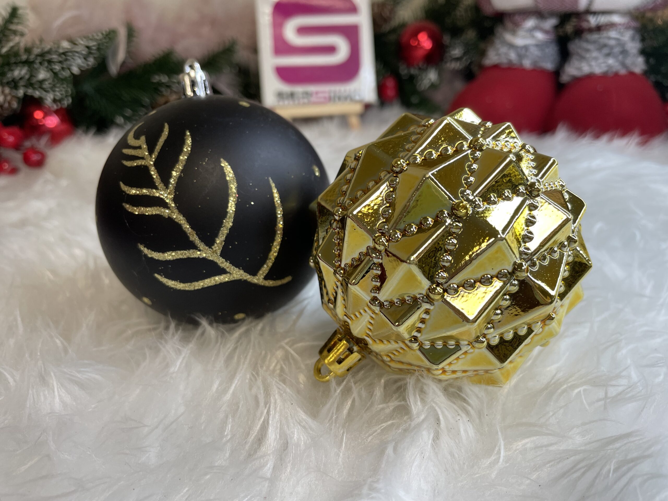Set globuri de Craciun, 16 bucati, 8cm, 6 modele, negru auriu [23]