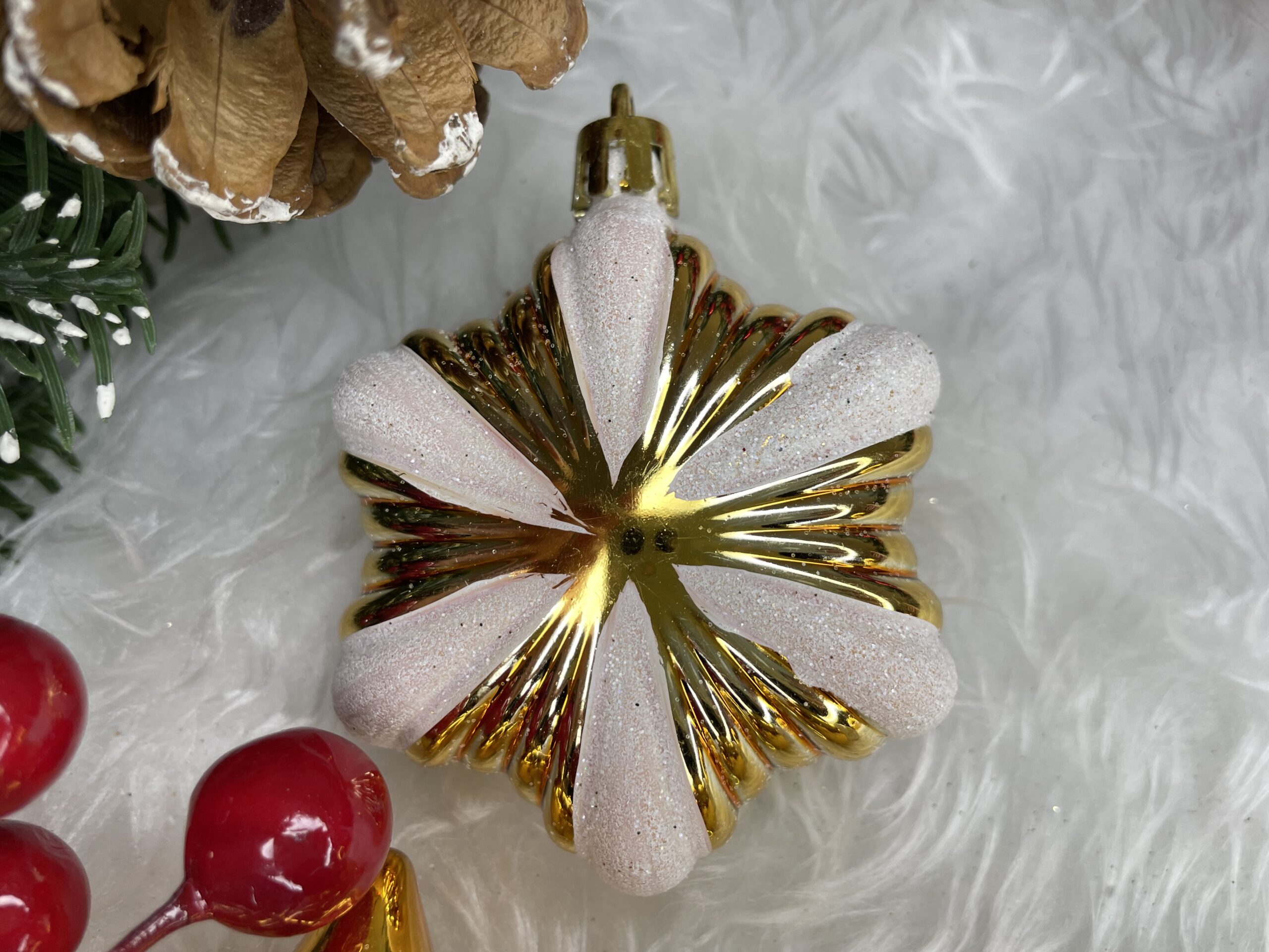 Set globuri si decoratiuni de Craciun, 155 piese, diverse dimensiuni, auriu [19]