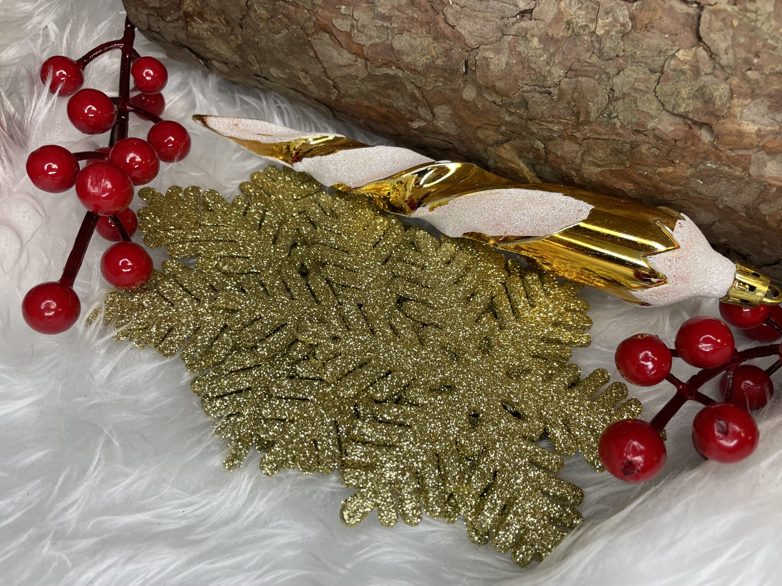 Set globuri si decoratiuni de Craciun, 155 piese, diverse dimensiuni, auriu [28]