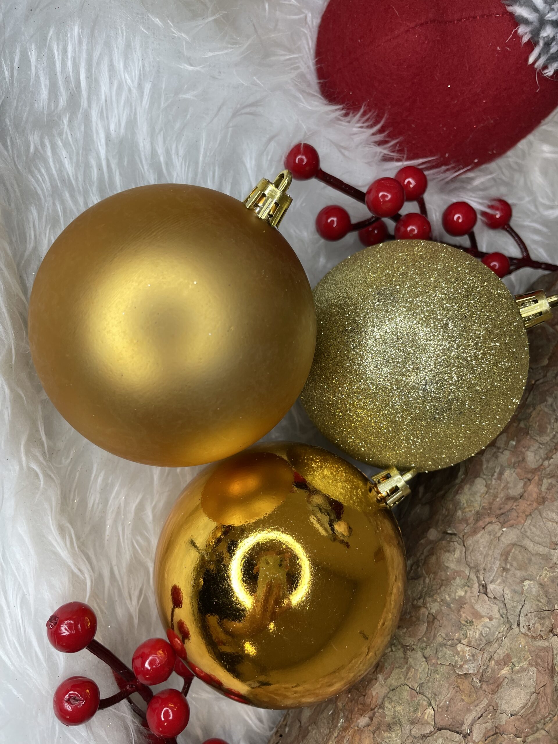 Set globuri si decoratiuni de Craciun, 155 piese, diverse dimensiuni, auriu [29]