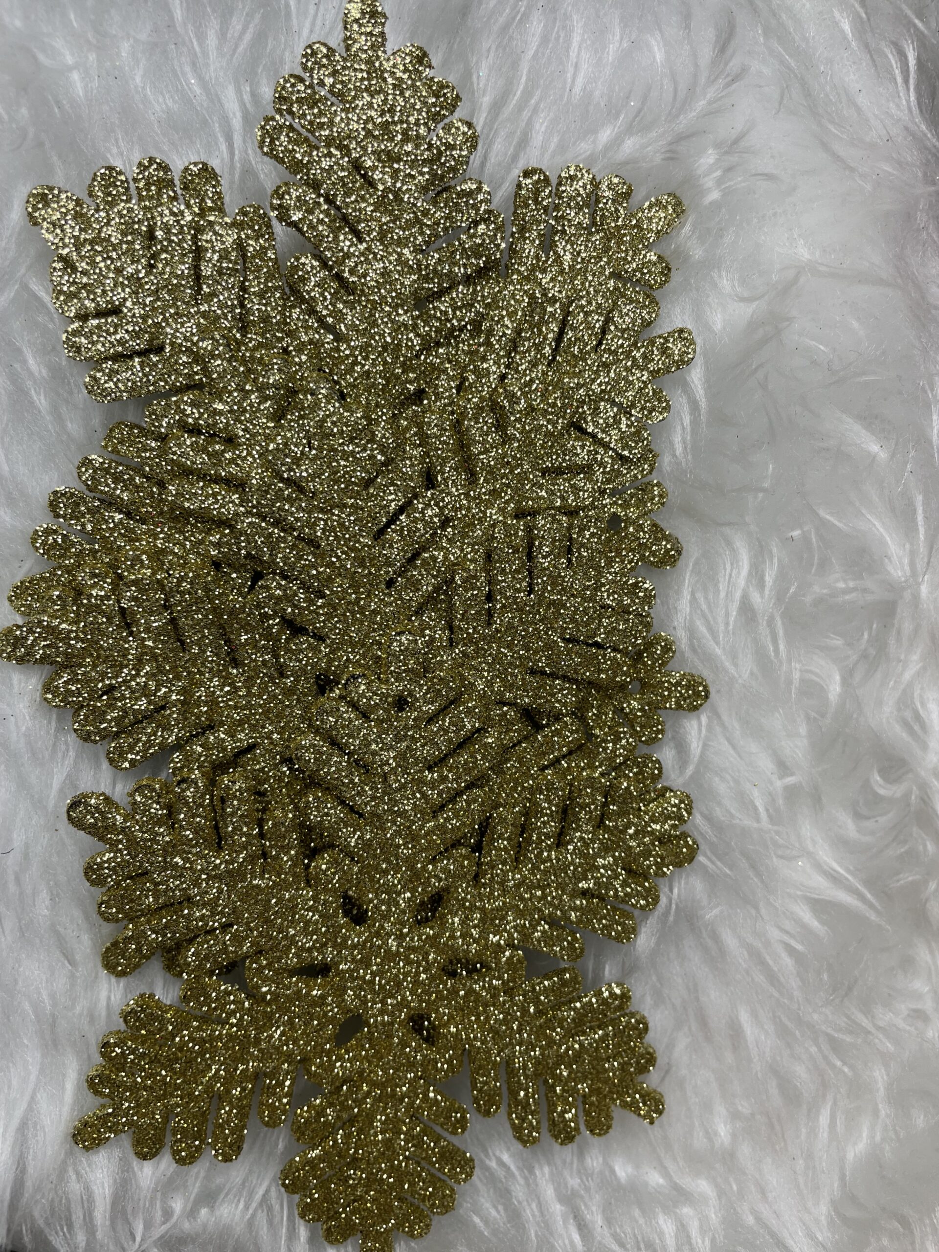 Set globuri si decoratiuni de Craciun, 155 piese, diverse dimensiuni, auriu [30]