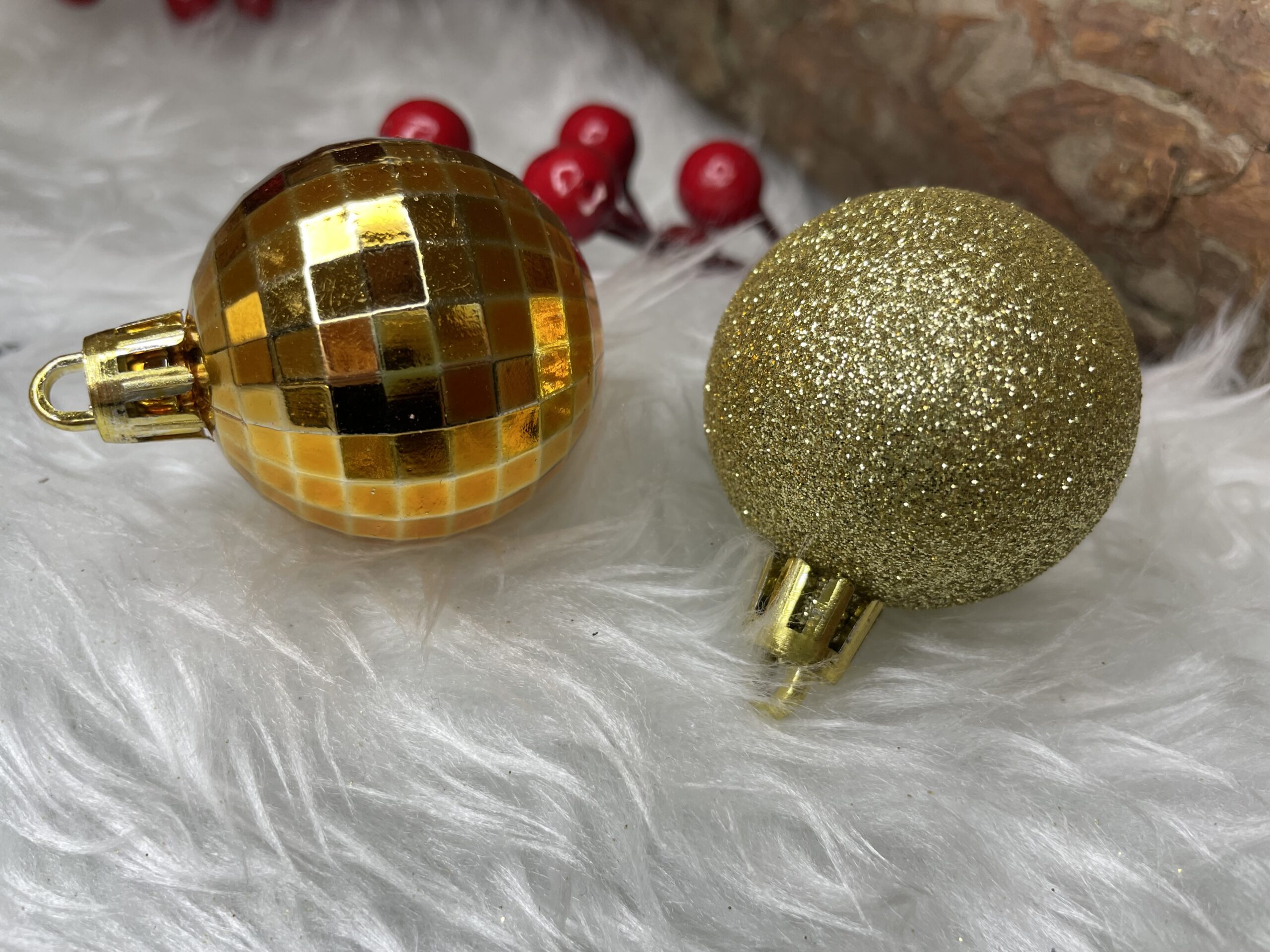 Set globuri si decoratiuni de Craciun, 155 piese, diverse dimensiuni, auriu [31]