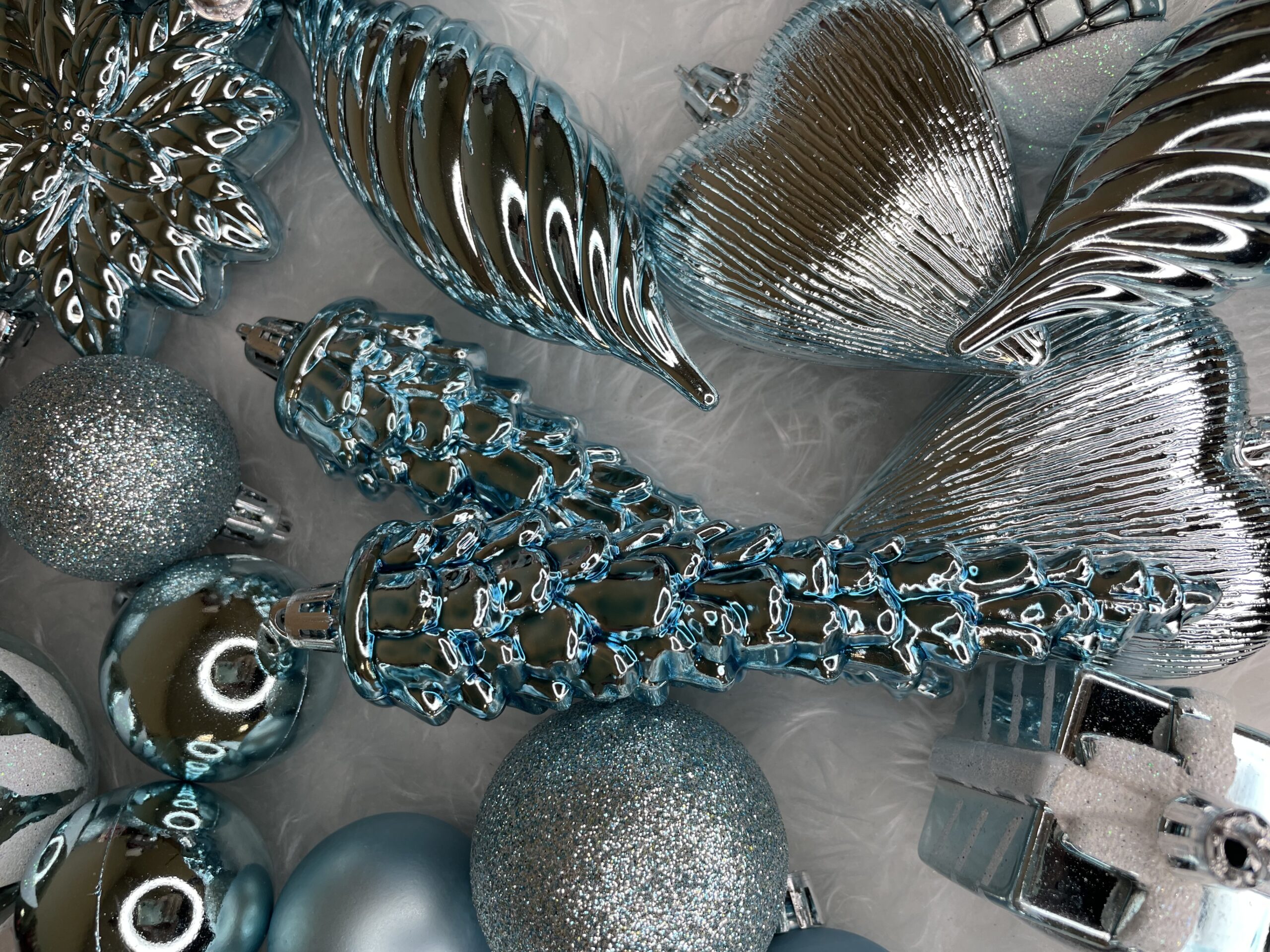 Set globuri si decoratiuni de Craciun, 72 piese, diverse dimensiuni, albastru [30]