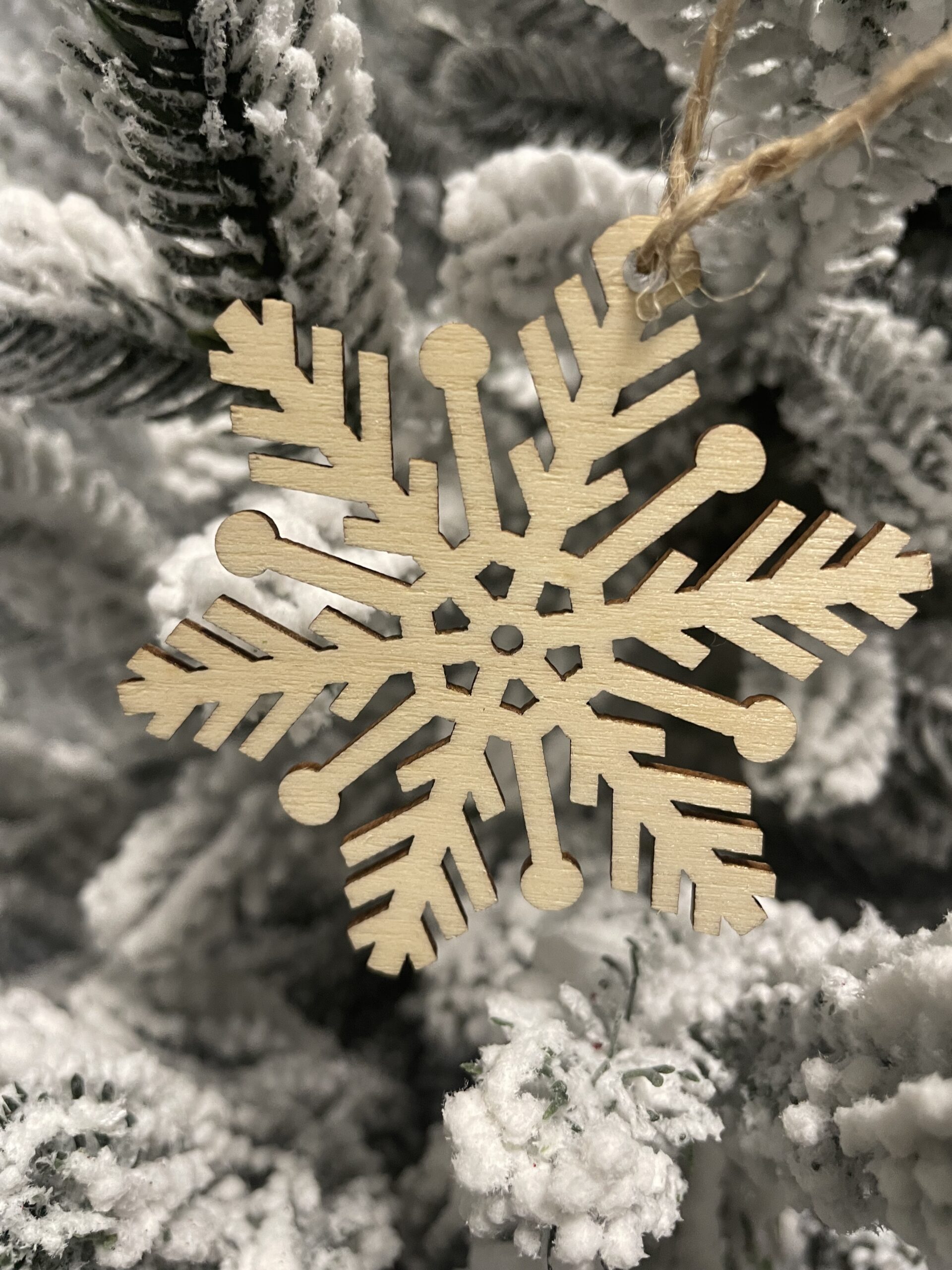 Decoratiune brad fulg de zapada din lemn, set 6 bucati, maro [15]