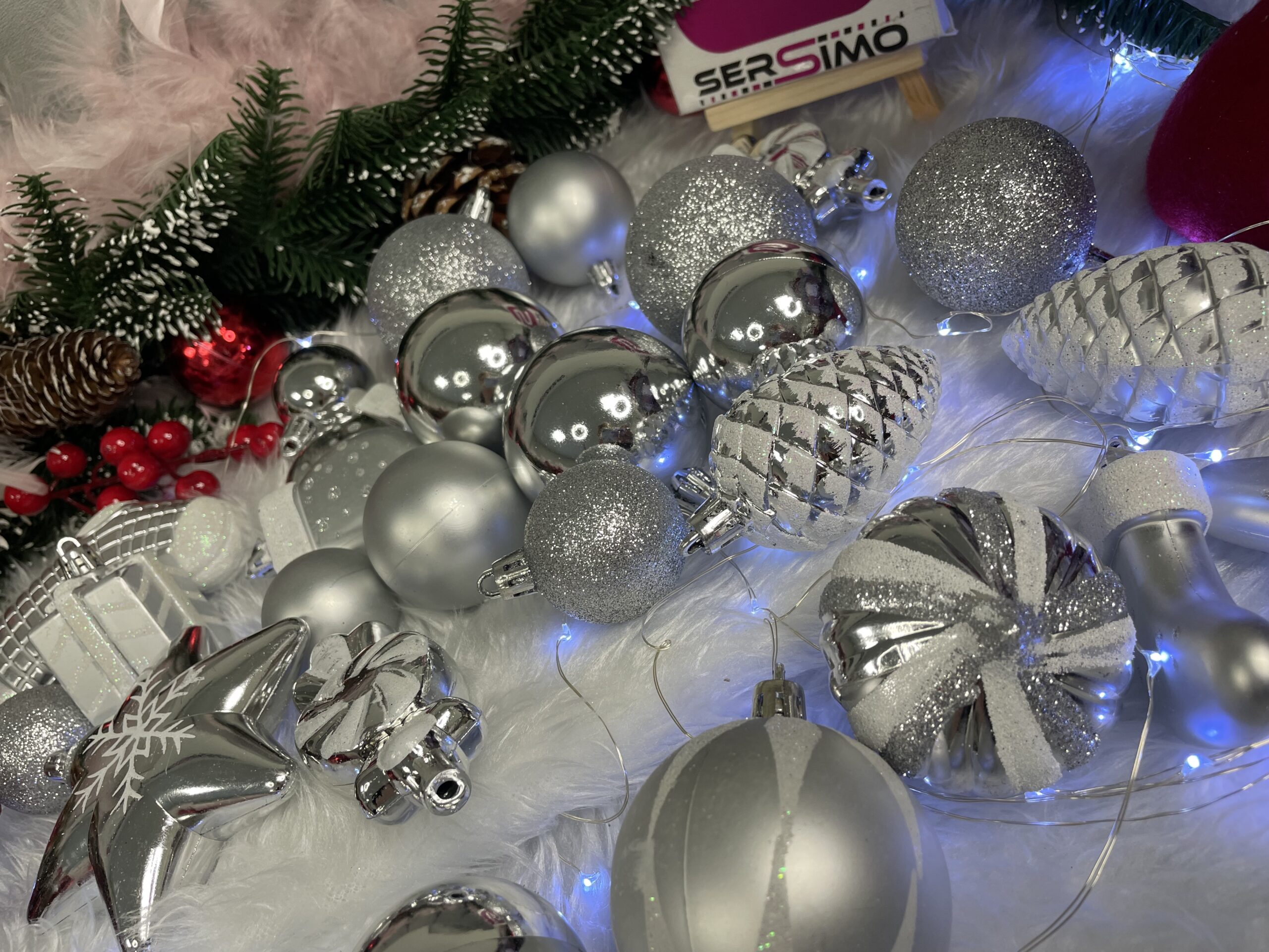 Set globuri si decoratiuni de Craciun, 77 piese, diverse dimensiuni, argintiu [14]