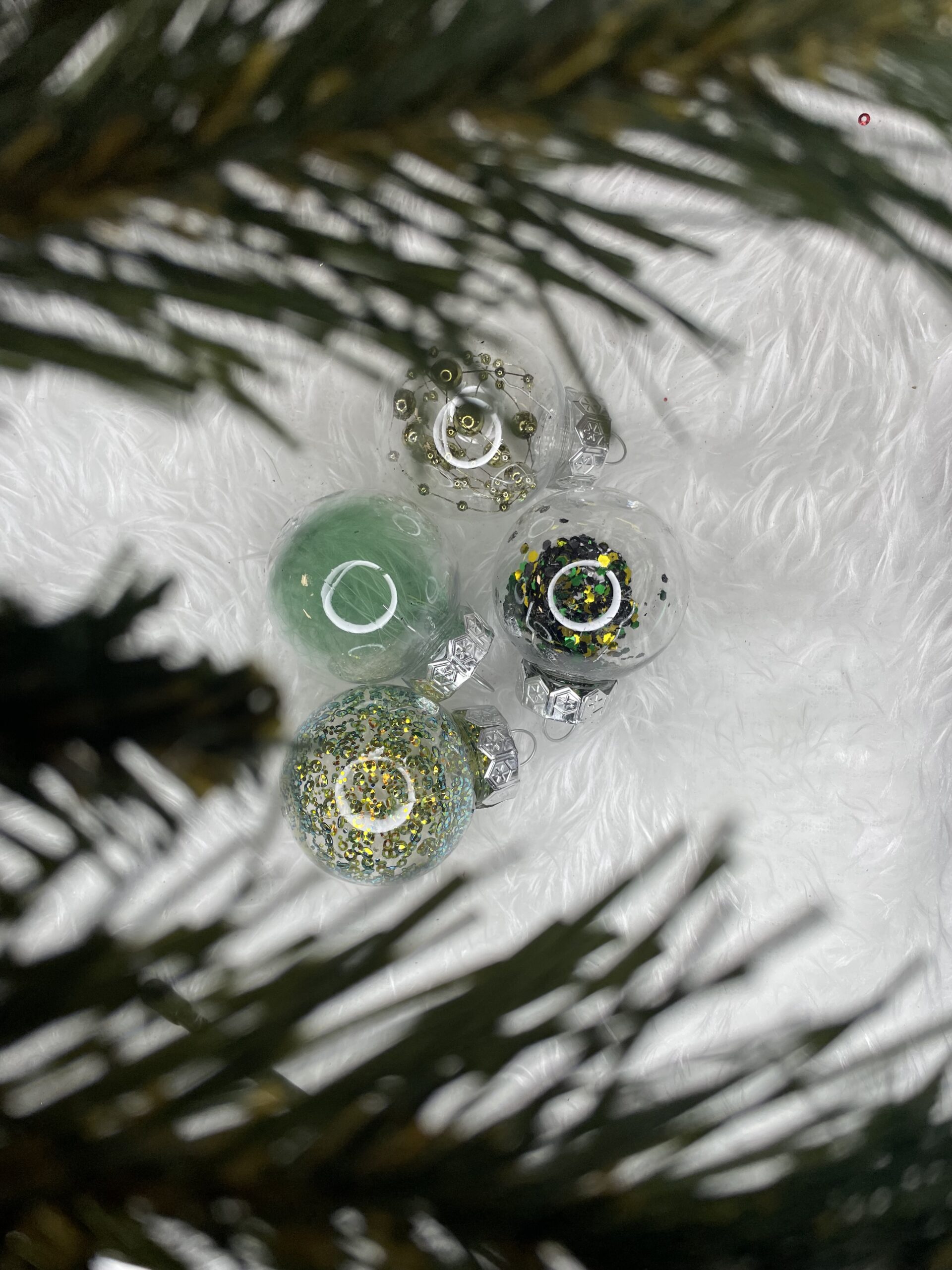 Set globuri de Craciun Inedit, 24 bucati, 5cm, transparente si verde [11]