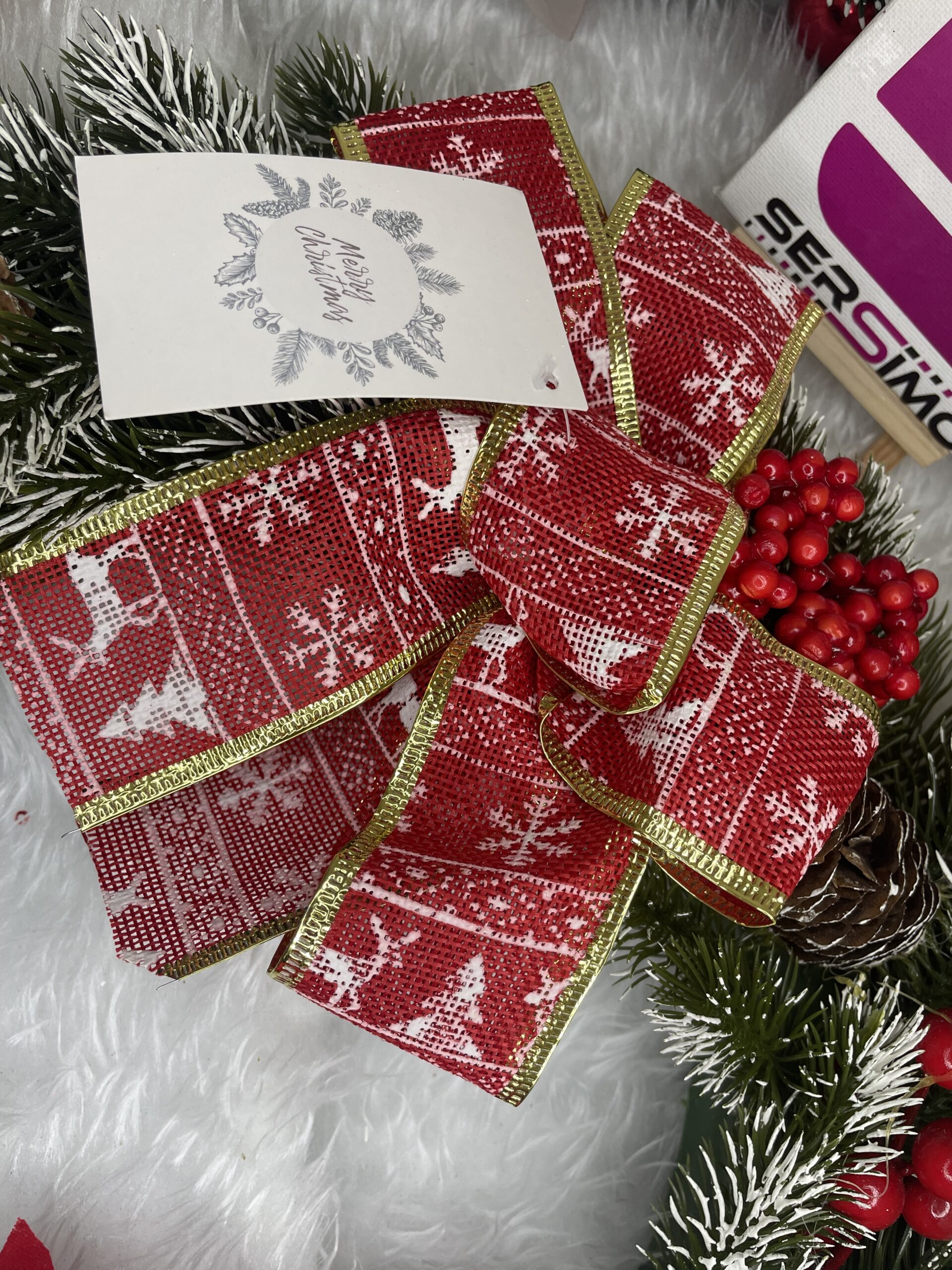 Coronita pentru Craciun, 40 cm, din brad artificial 3D, cu conuri si zapada, verde [13]