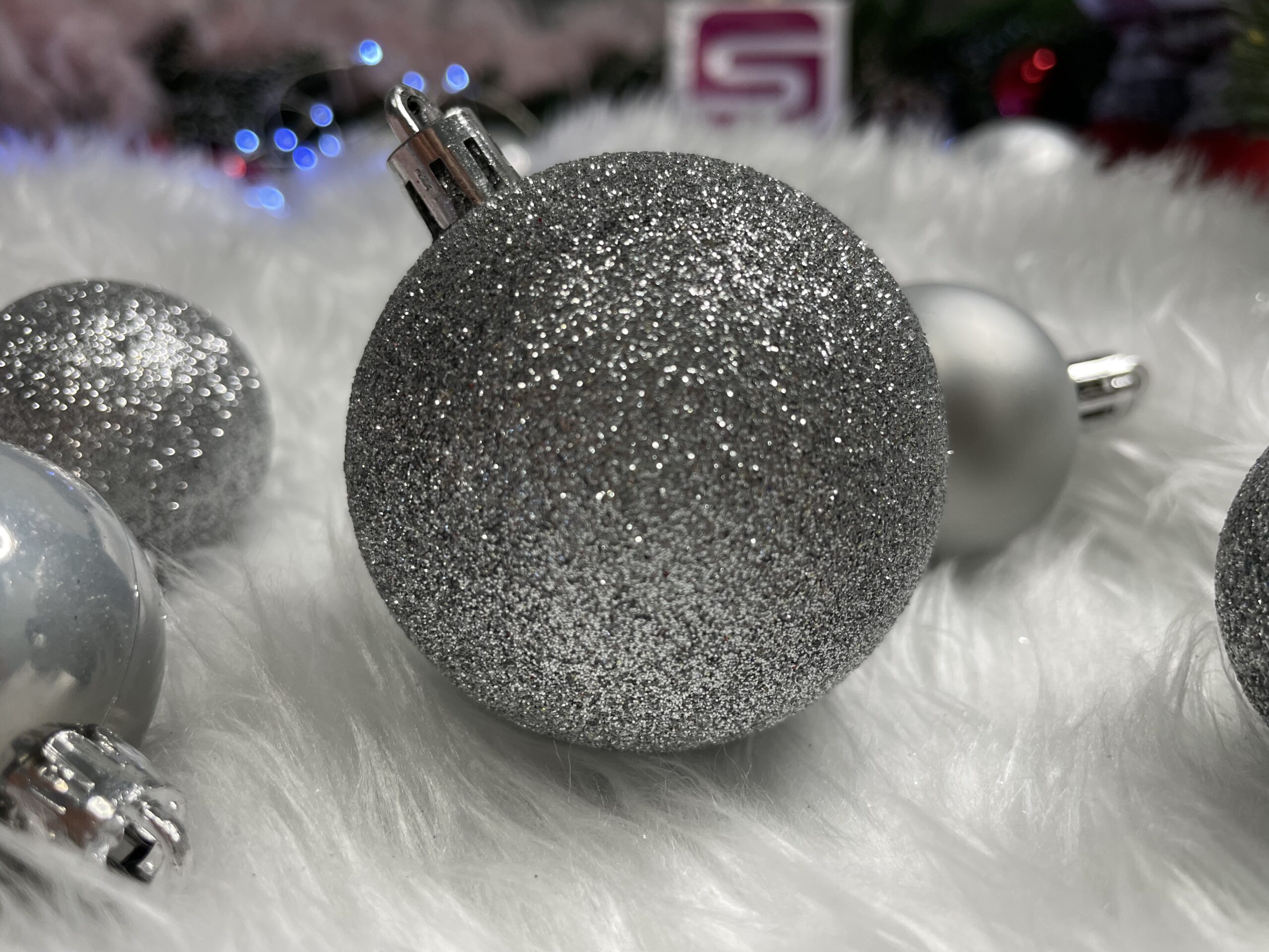 Set globuri de Craciun, 30 bucati, 3 modele, 4/5/6cm, argintiu [18]