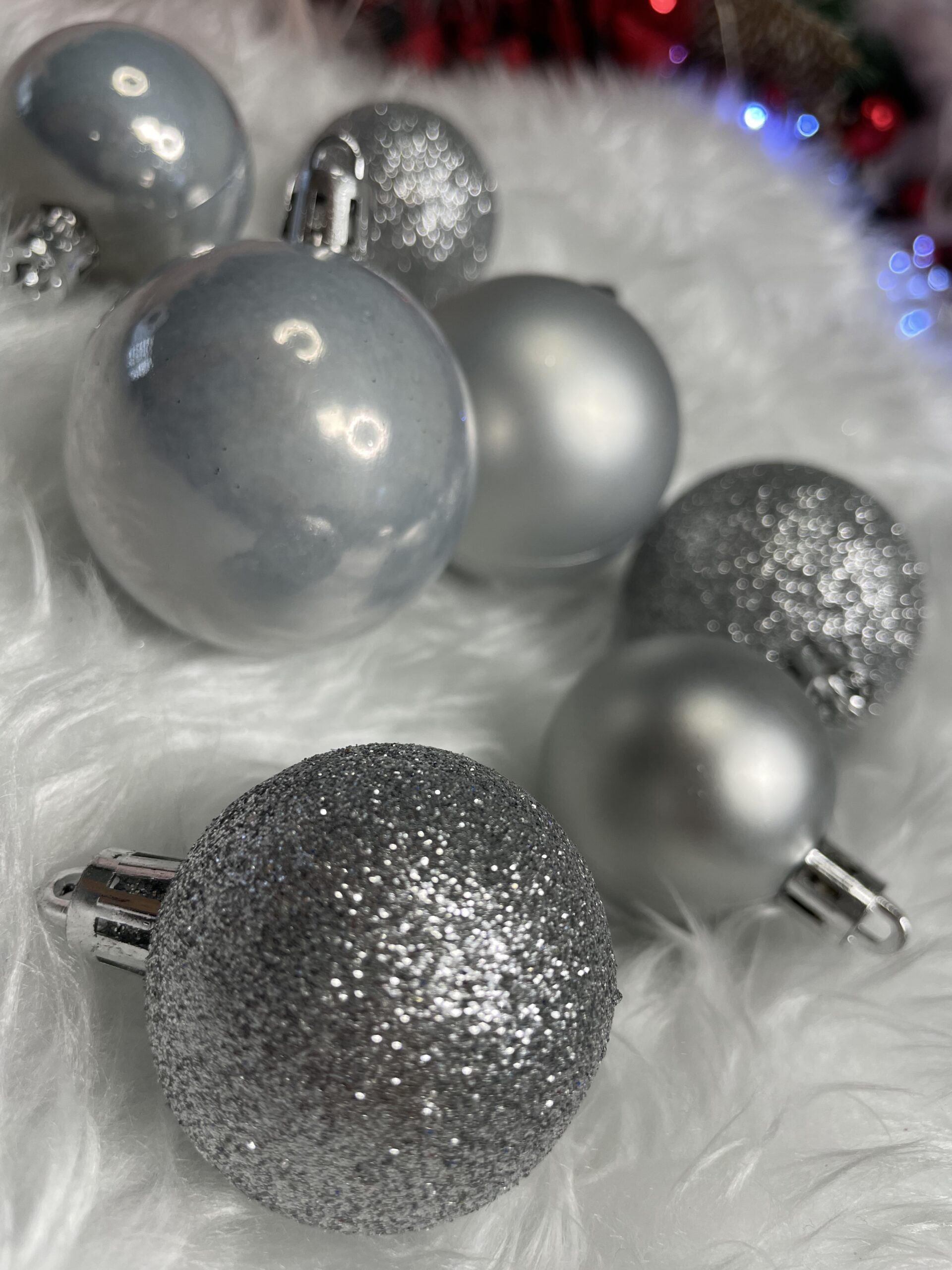 Set globuri de Craciun, 30 bucati, 3 modele, 4/5/6cm, argintiu [19]