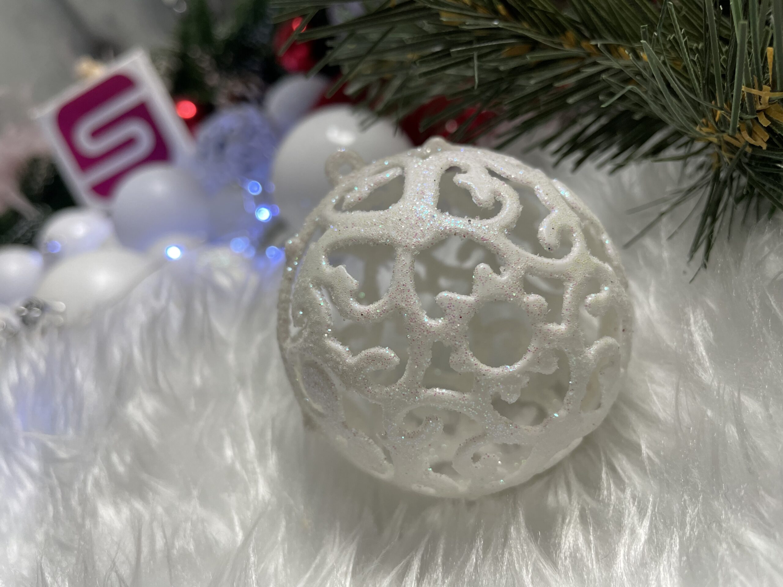 Set globuri si decoratiuni de Craciun, 100 piese, diverse dimensiuni cu stea, alb [17]